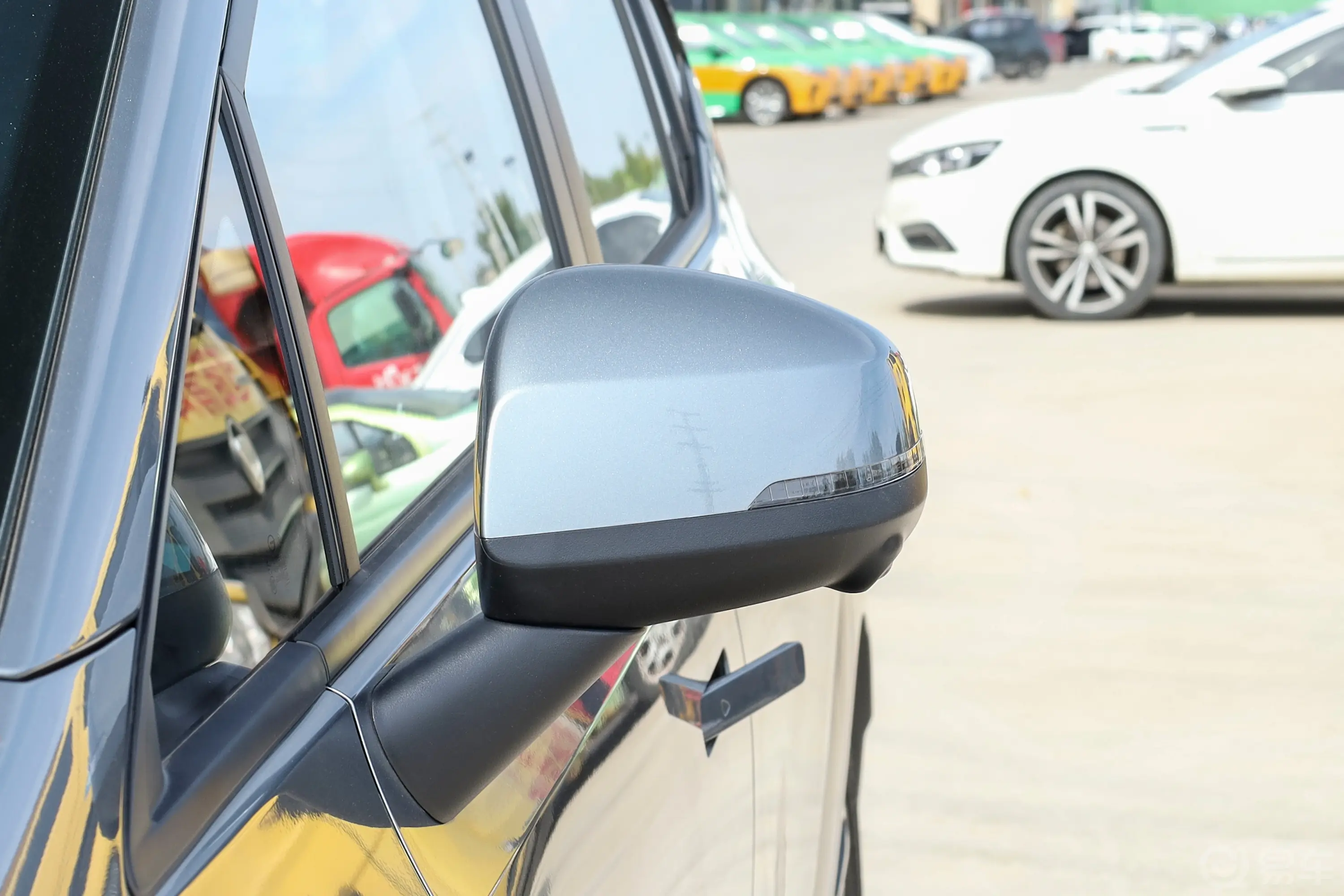 AION YPlus 610km 610 智领版 三元锂主驾驶后视镜背面