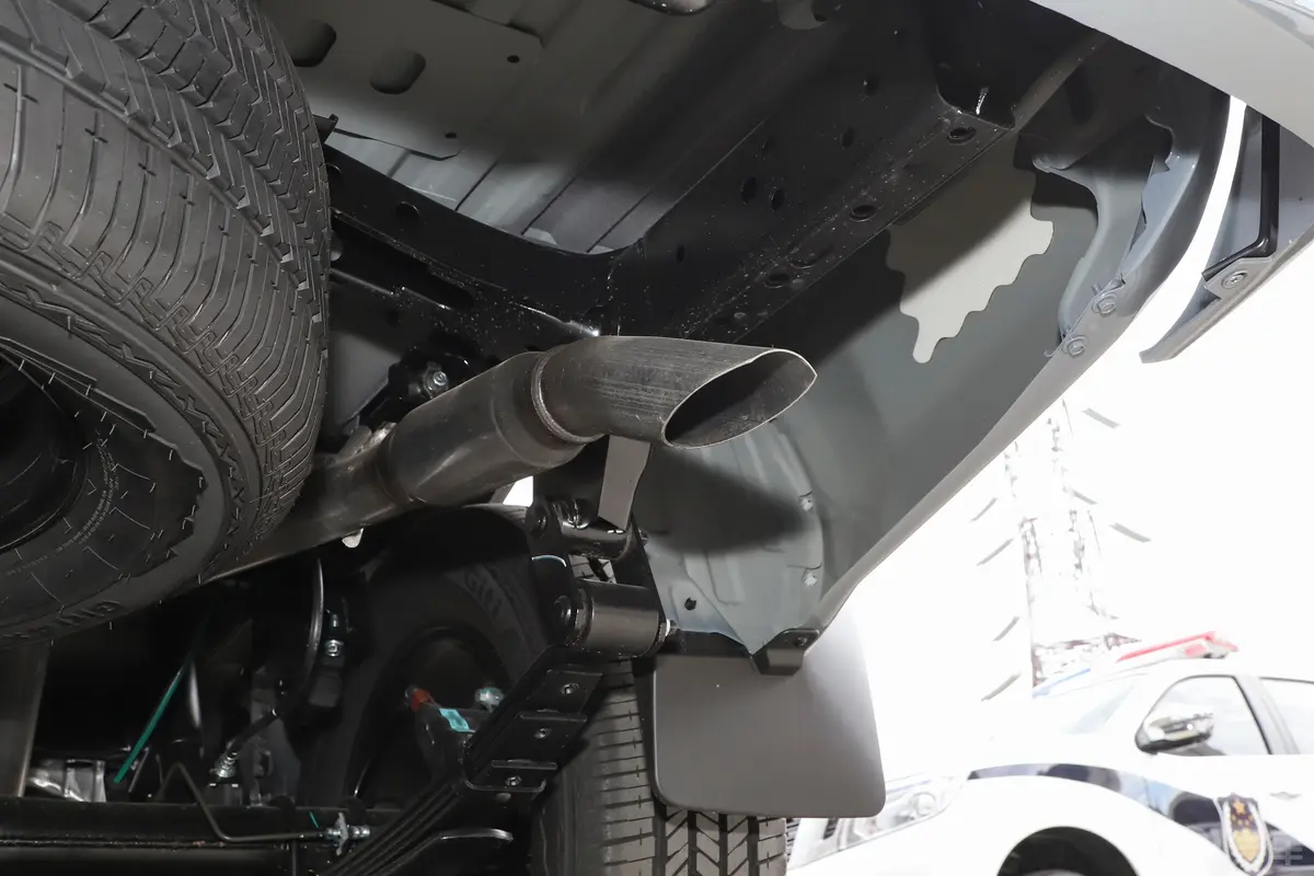 锐骐72.3T 自动两驱标准货箱钢板弹簧标准版 柴油动力底盘