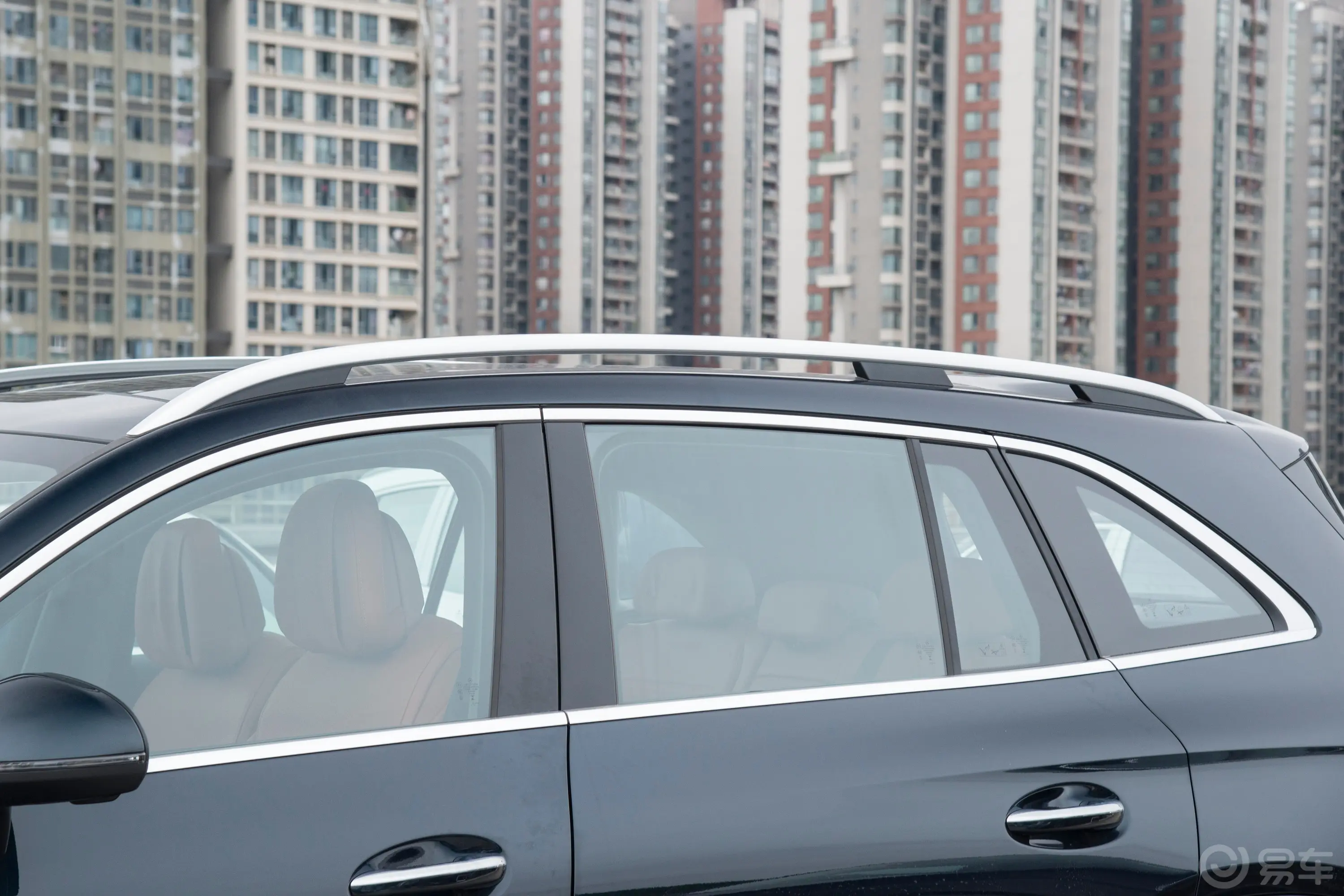 奔驰GLC改款 GLC 260 L 4MATIC 豪华型 5座车顶行李架