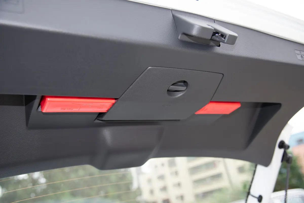 PoloPlus 1.5L 自动炫彩科技版随车工具