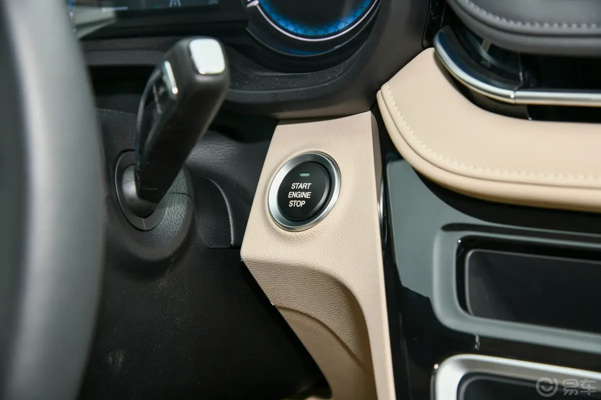 新途EV70420km 长轴中顶客车 9座钥匙孔或一键启动按键