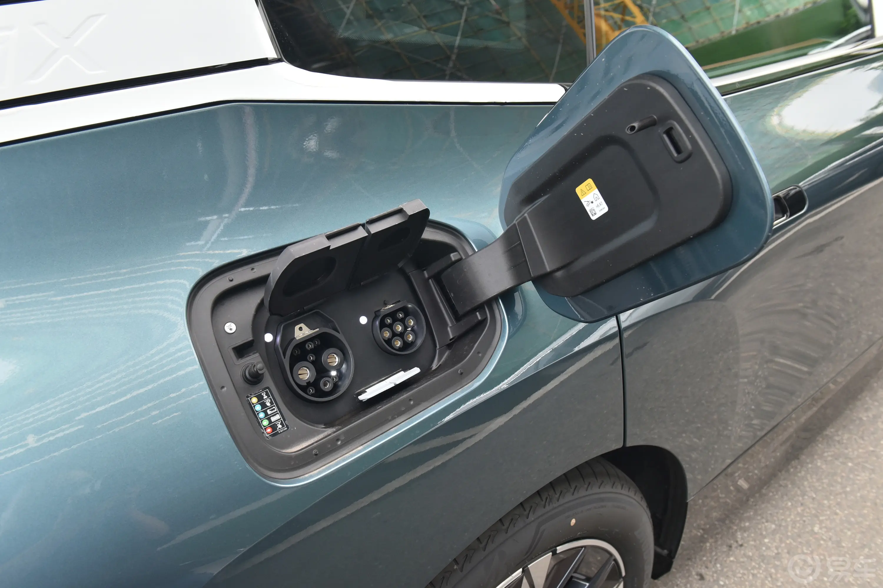 宝马iX改款 xDrive50动力底盘