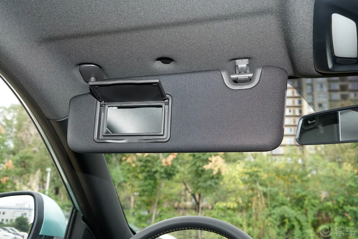 长安欧尚X5 PLUS1.5T 先锋型律动版驾驶位遮阳板
