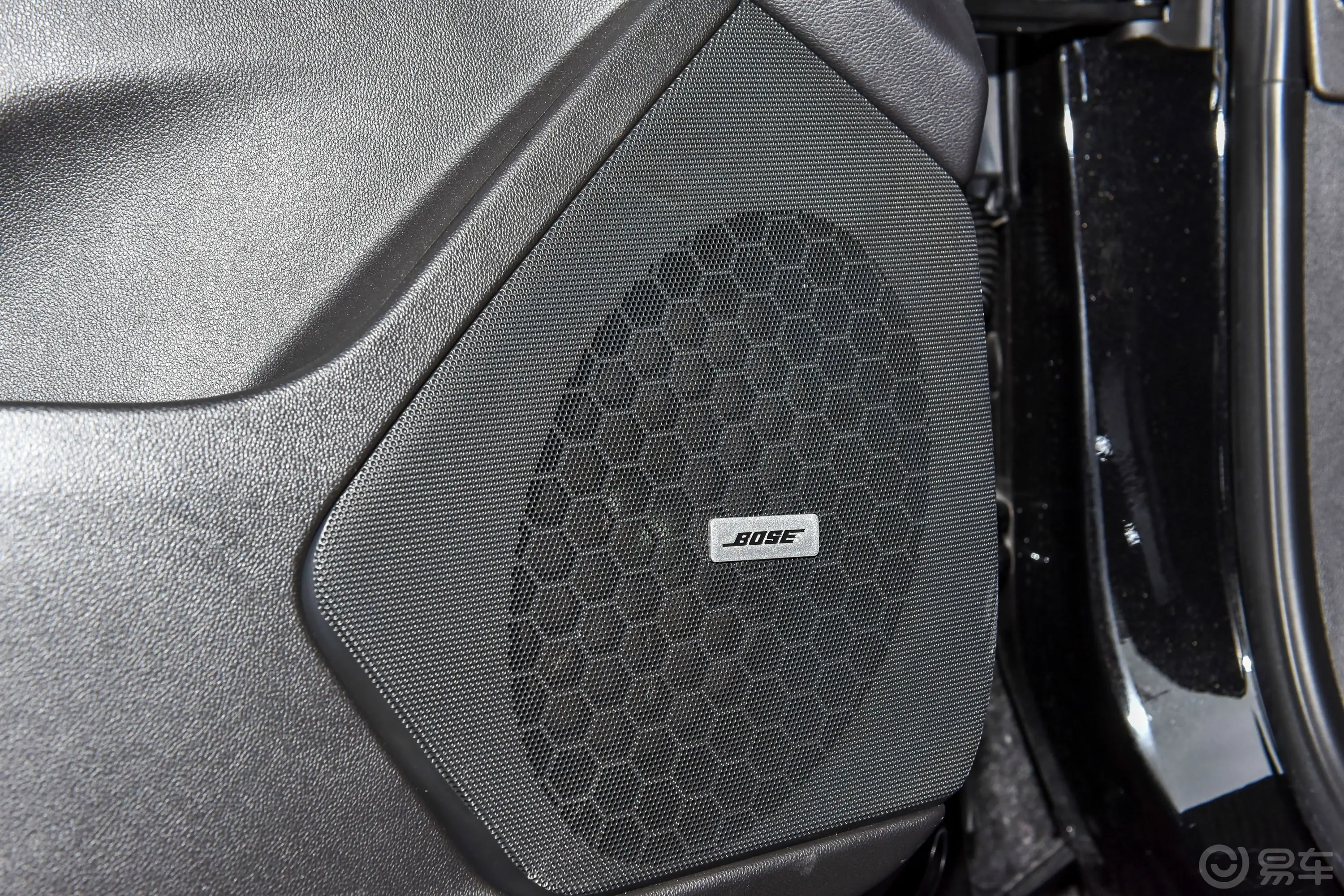 凯迪拉克XT5轻混 2.0T 四驱尊贵型至臻版音响和品牌