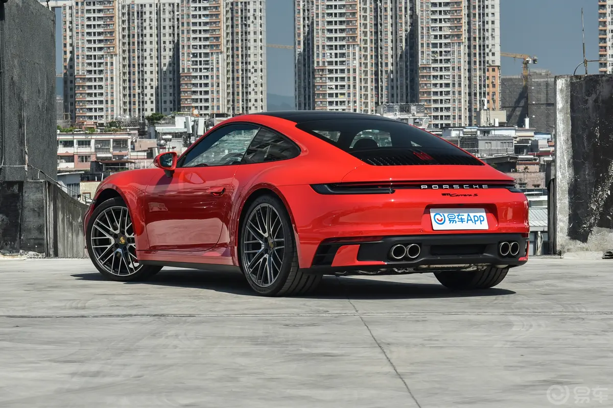 保时捷911Carrera S 3.0T侧后45度车头向左水平