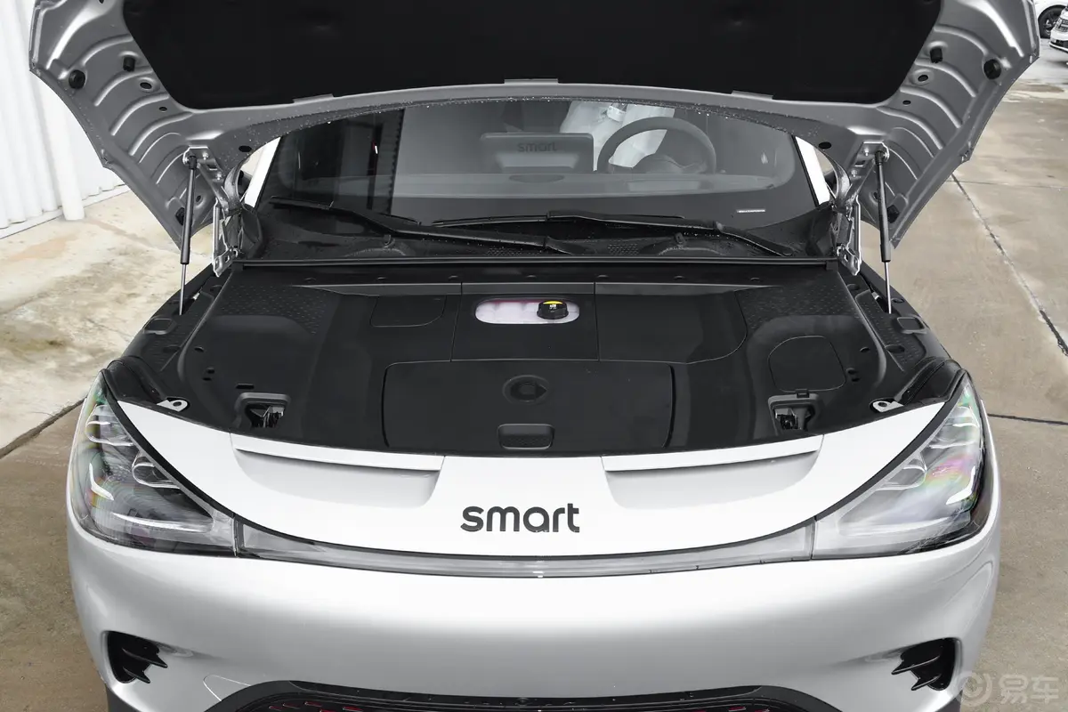 smart精灵#1500km 四驱BRABUS性能版发动机舱整体