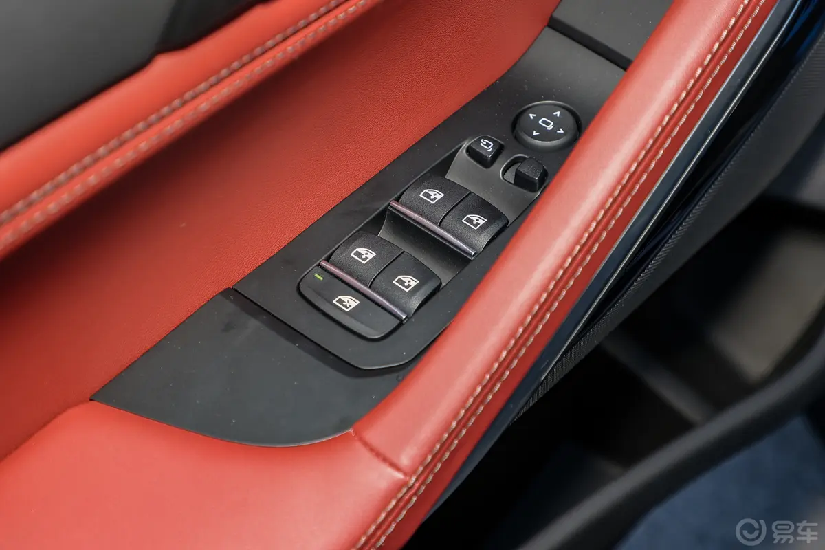 宝马X6改款 xDrive40i M运动套装车窗调节整体