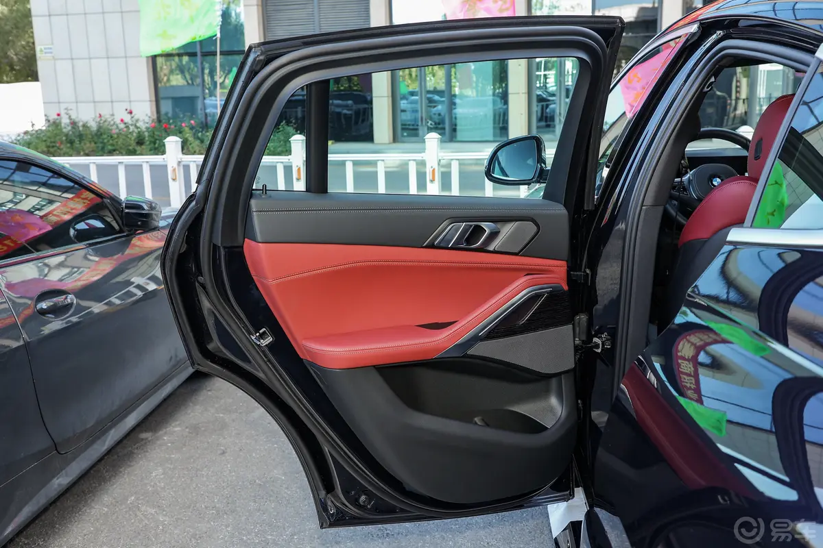 宝马X6改款 xDrive40i M运动套装驾驶员侧后车门