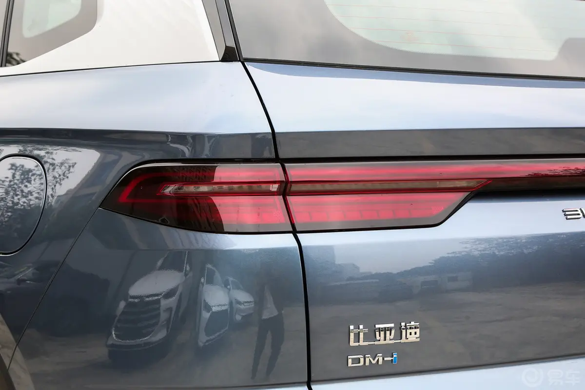 宋Pro新能源DM-i 冠军版 1.5L 71km 领航型外观灯组