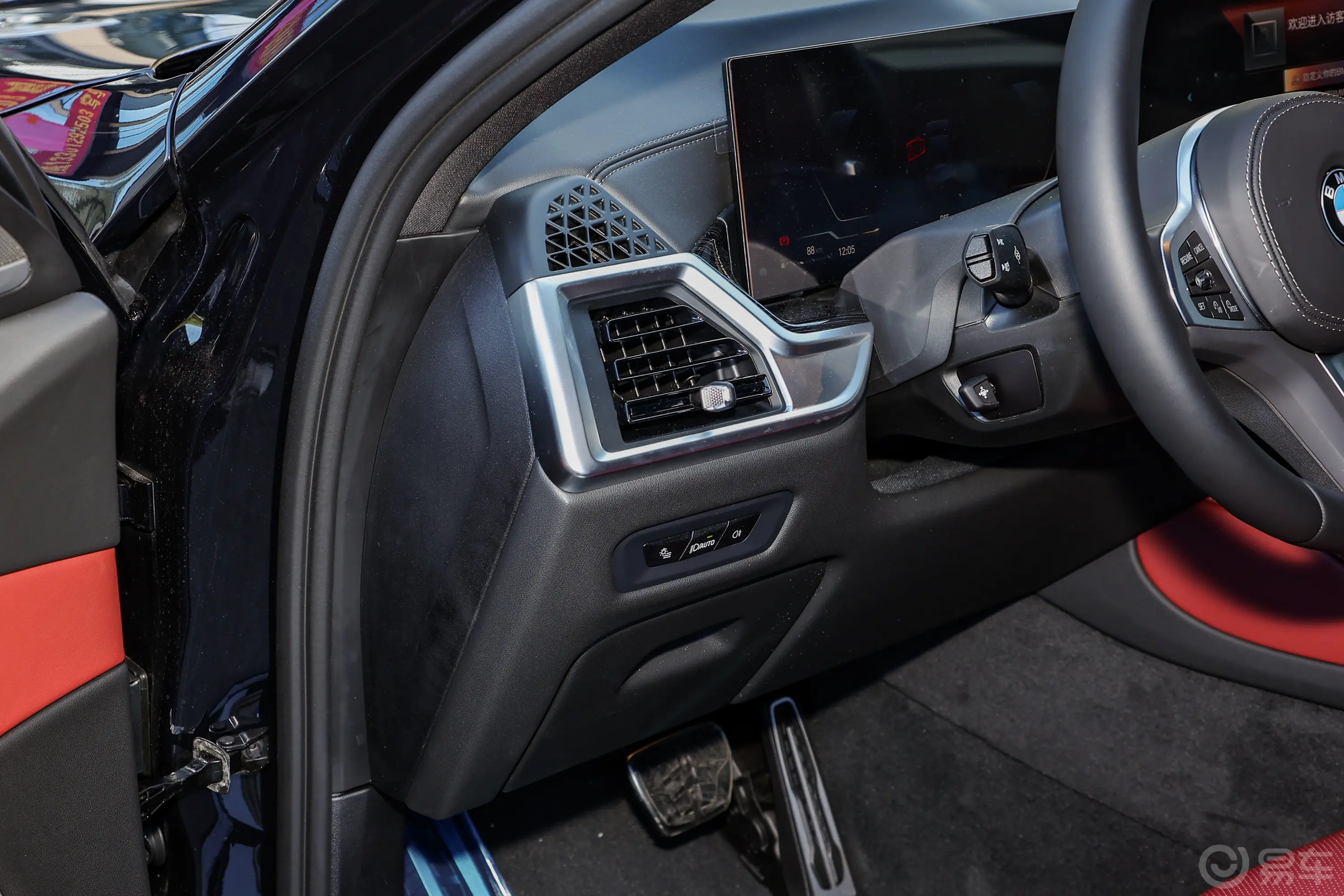 宝马X6改款 xDrive40i M运动套装主驾驶位