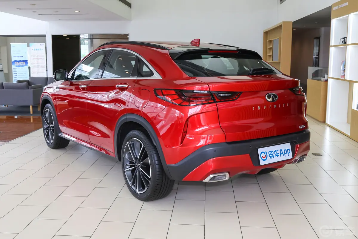 英菲尼迪QX552.0T 两驱耀型版侧后45度车头向左水平