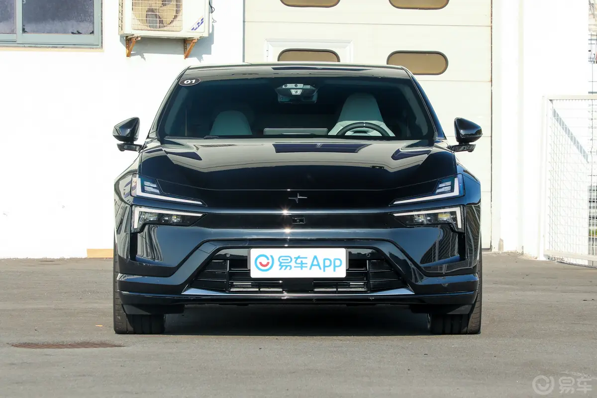 Polestar 4620km 四驱高性能PLUS版正前水平