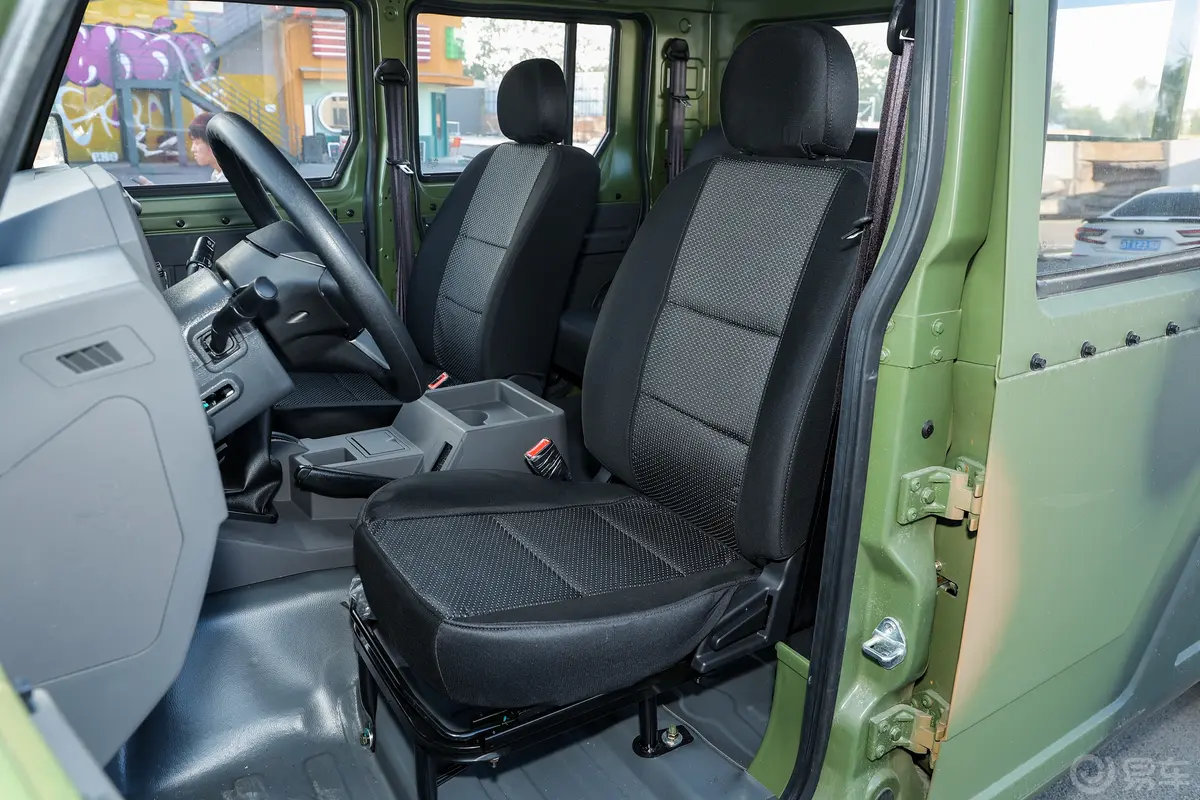 勇士皮卡分体 双排 2.4T 手动 3695轴距 柴油 国VI驾驶员座椅