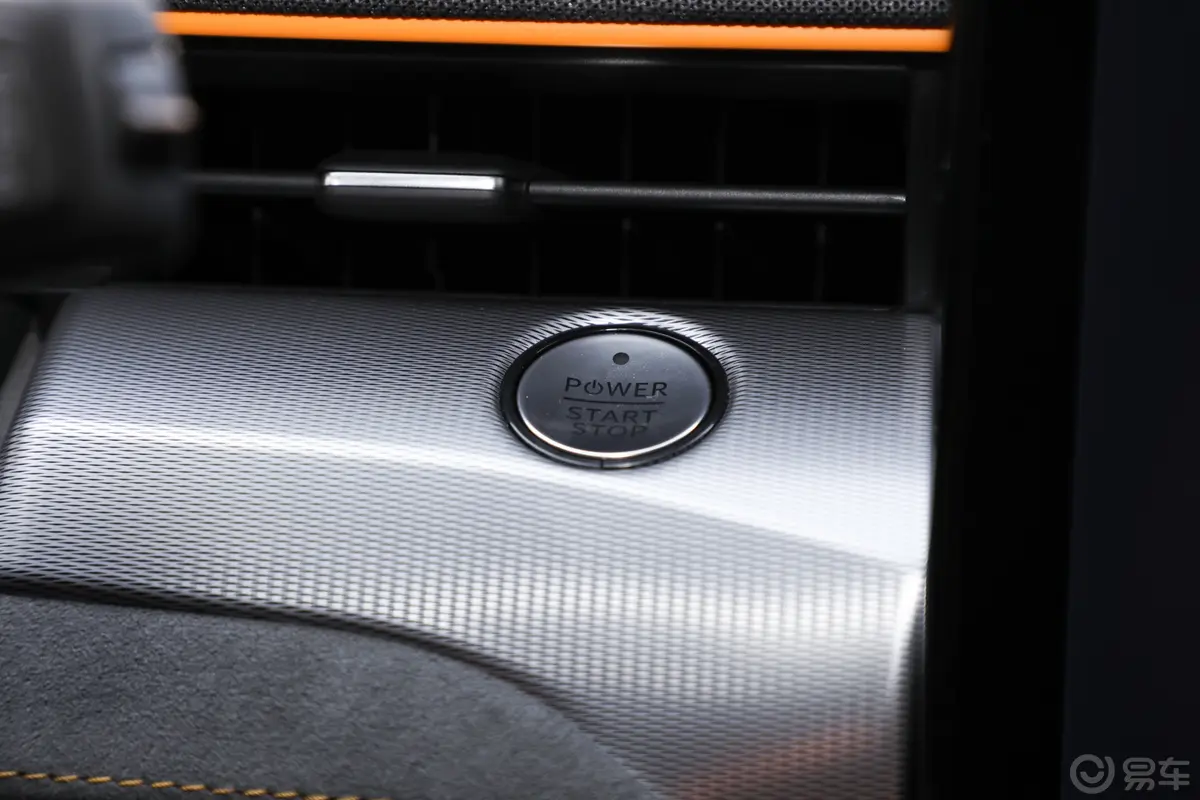 福特电马504km 四驱GT版钥匙孔或一键启动按键