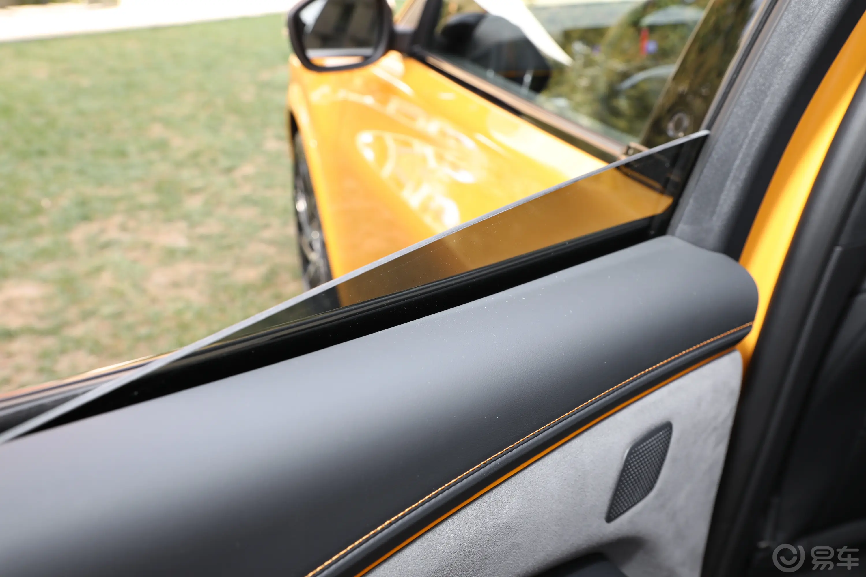 福特电马504km 四驱GT版后排玻璃材质特写