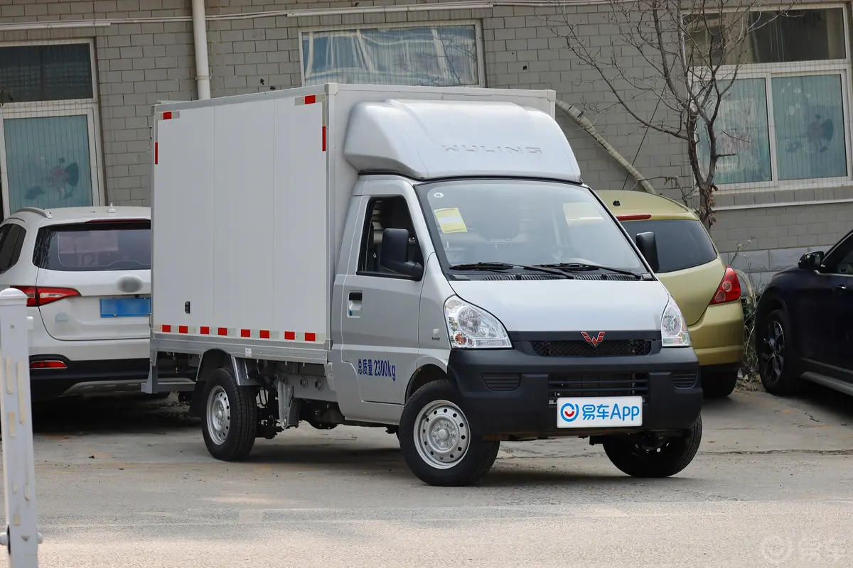 五菱荣光小卡专用车1.5L 单排 双层货柜车动力底盘