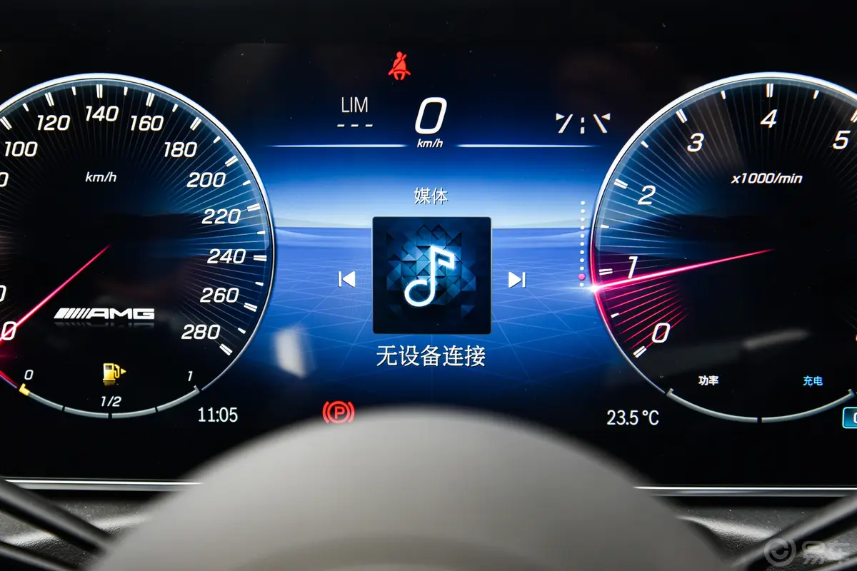 奔驰C级 AMGAMG C 43 4MATIC 特别版主驾驶位