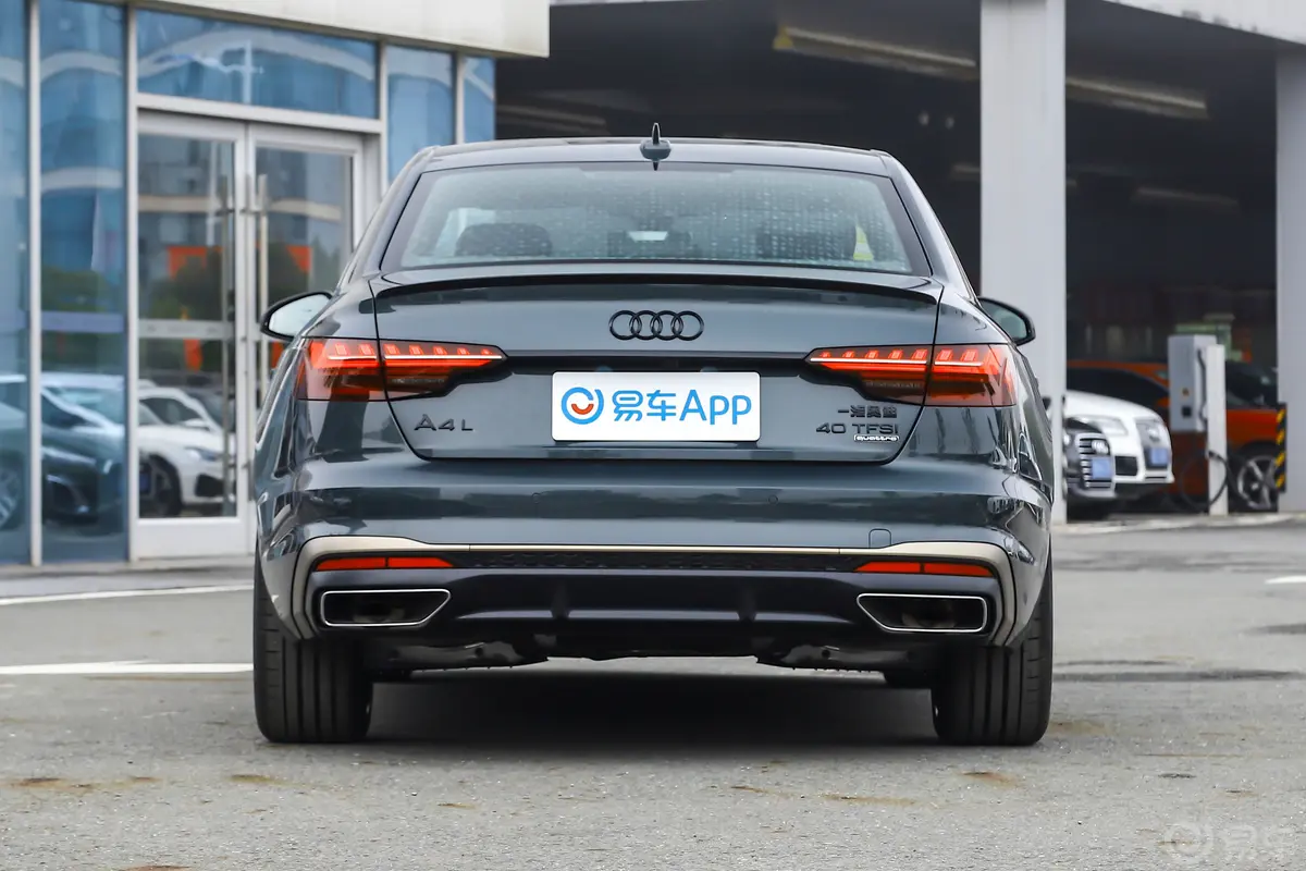 奥迪A4L40 TFSI quattro RS套件燃速型正后水平