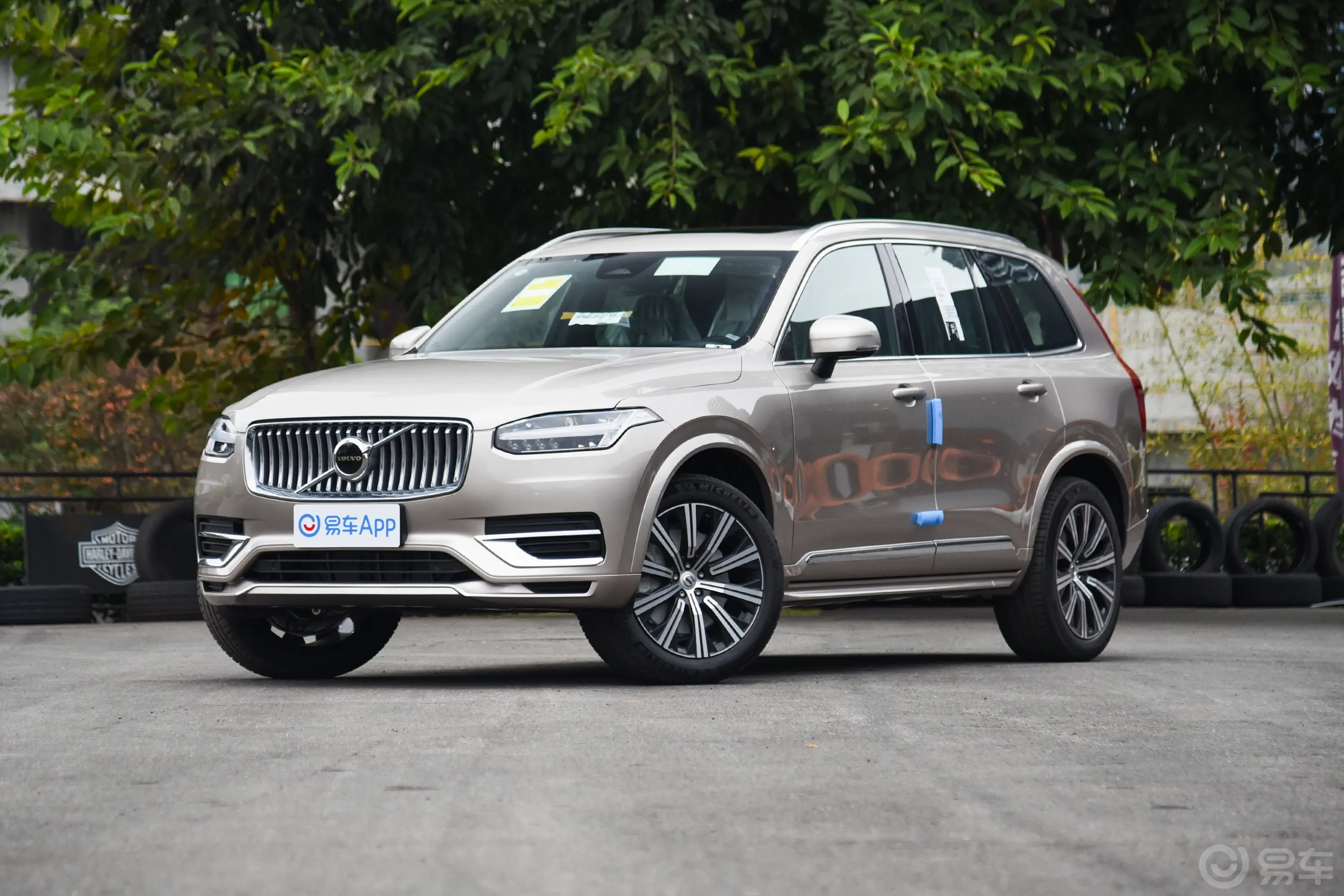 沃尔沃XC90B6 智逸豪华版 7座侧前45度车头向左水平