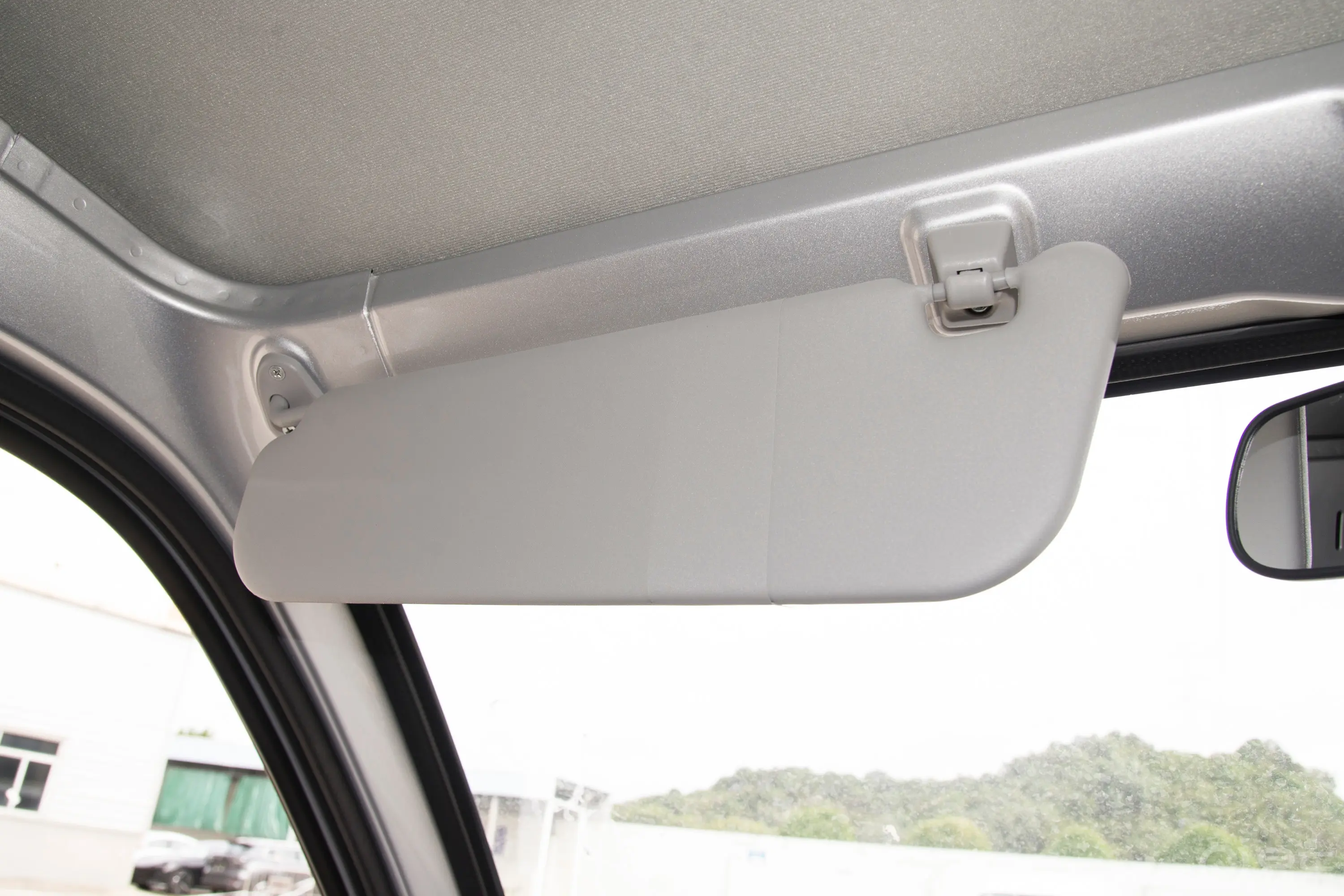 五菱荣光新卡1.5L 单排基本型 2座驾驶位遮阳板