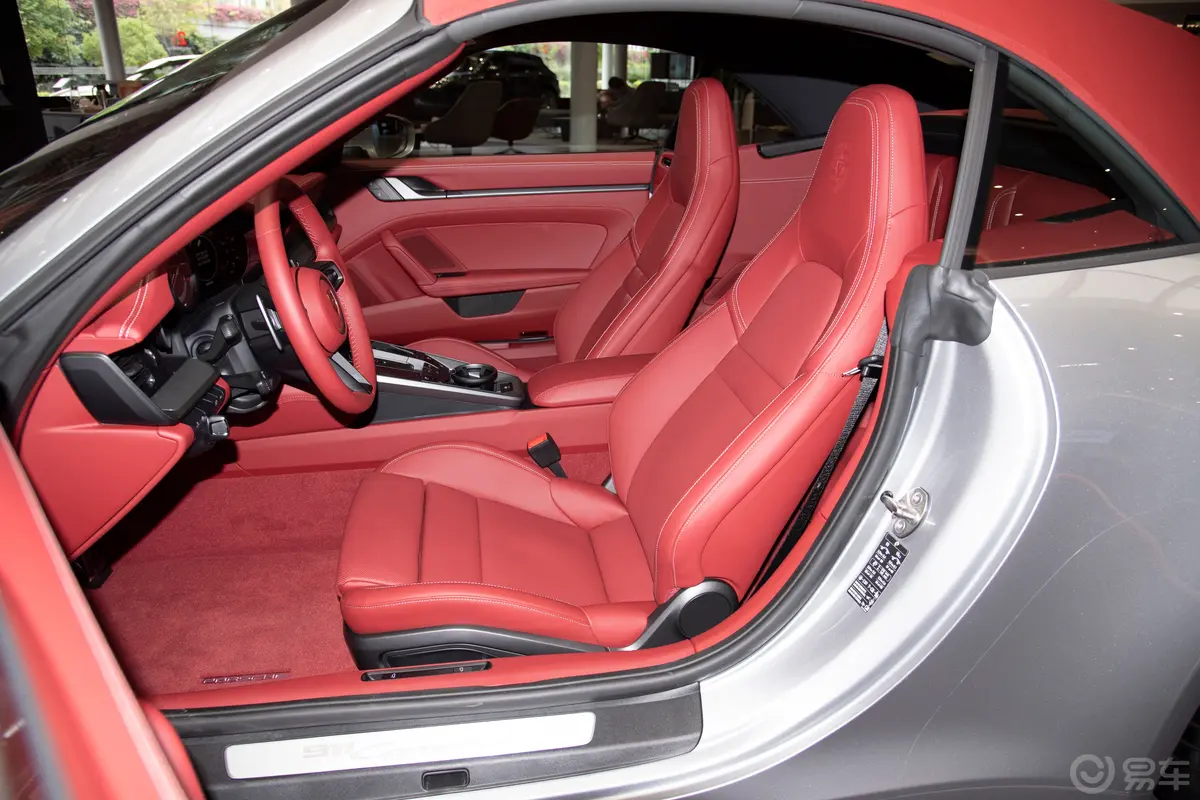 保时捷911Carrera 4 Cabriolet 3.0T驾驶员座椅