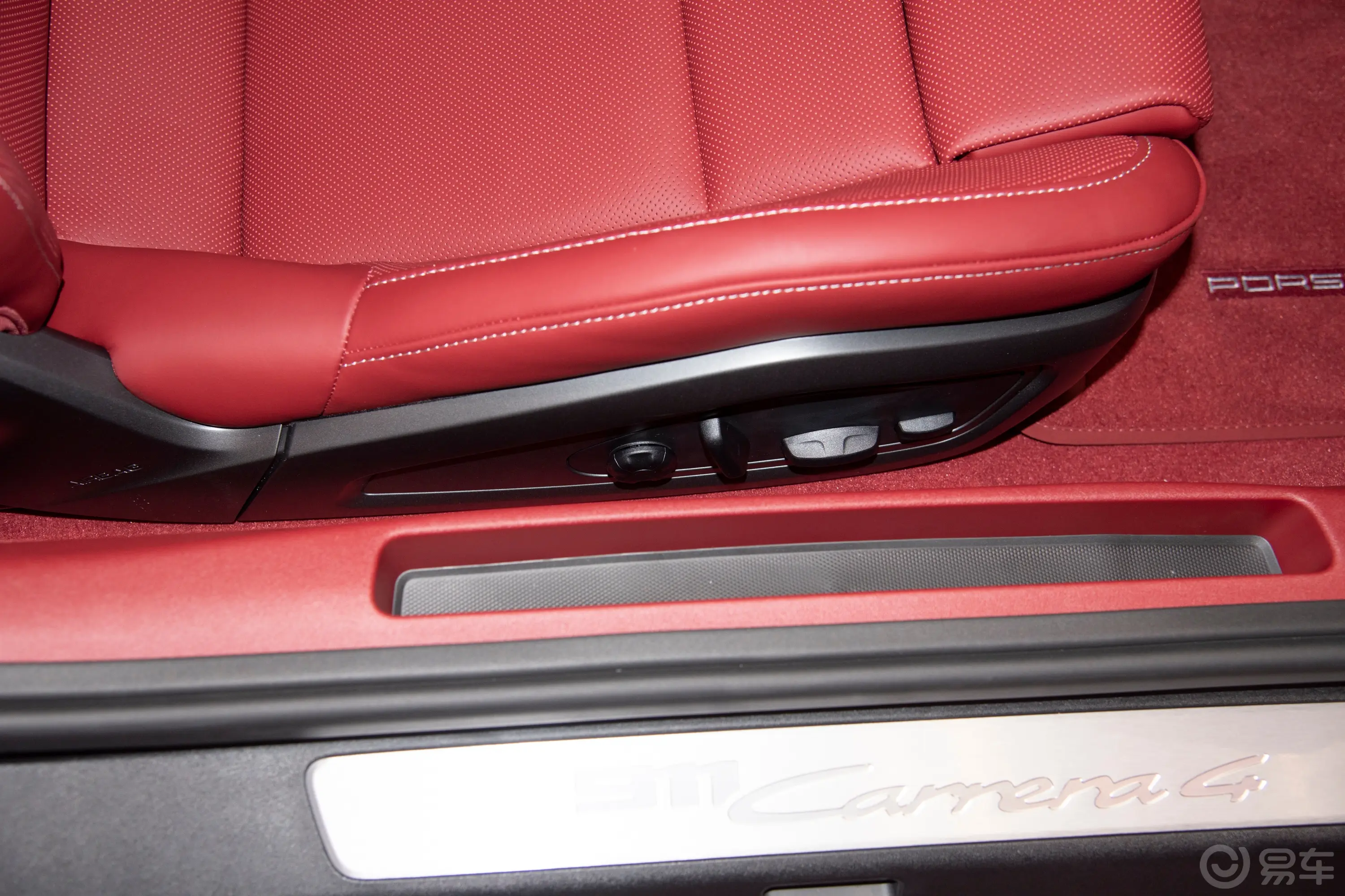 保时捷911Carrera 4 Cabriolet 3.0T副驾座椅调节