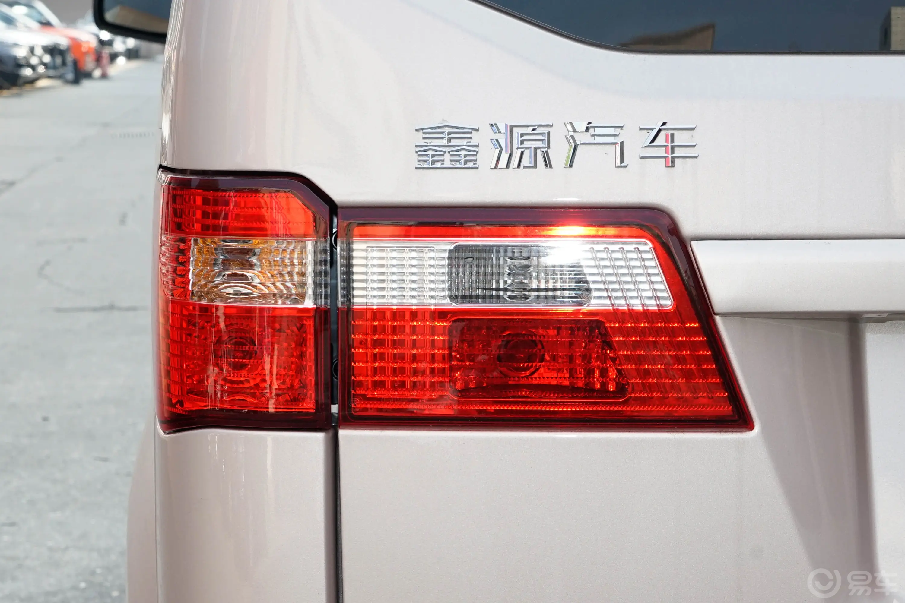 鑫源小海狮X301.5L 客车标准型 7座 CNG外观灯组