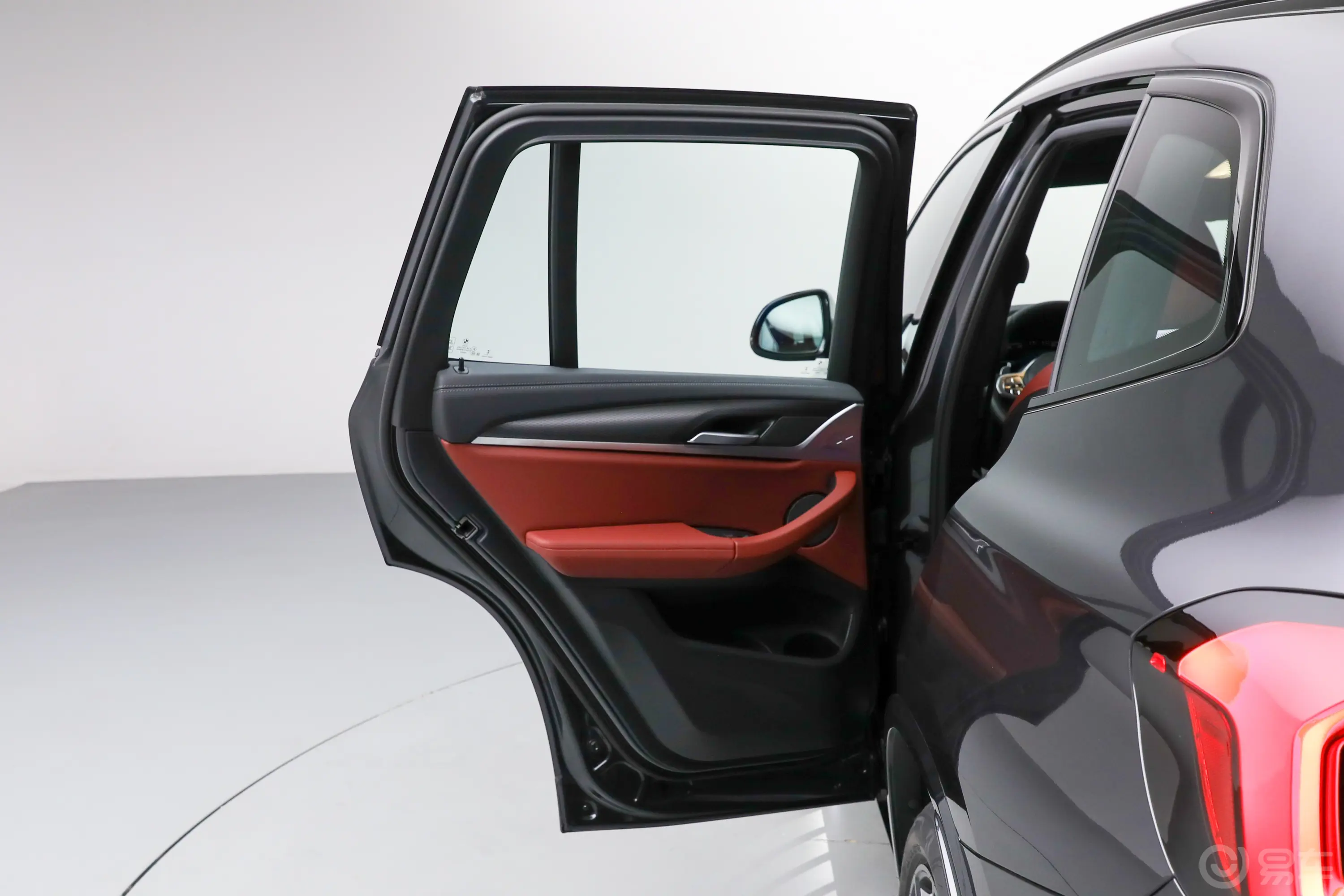 宝马X3改款 xDrive30i 尊享型 M曜夜套装驾驶员侧后车门