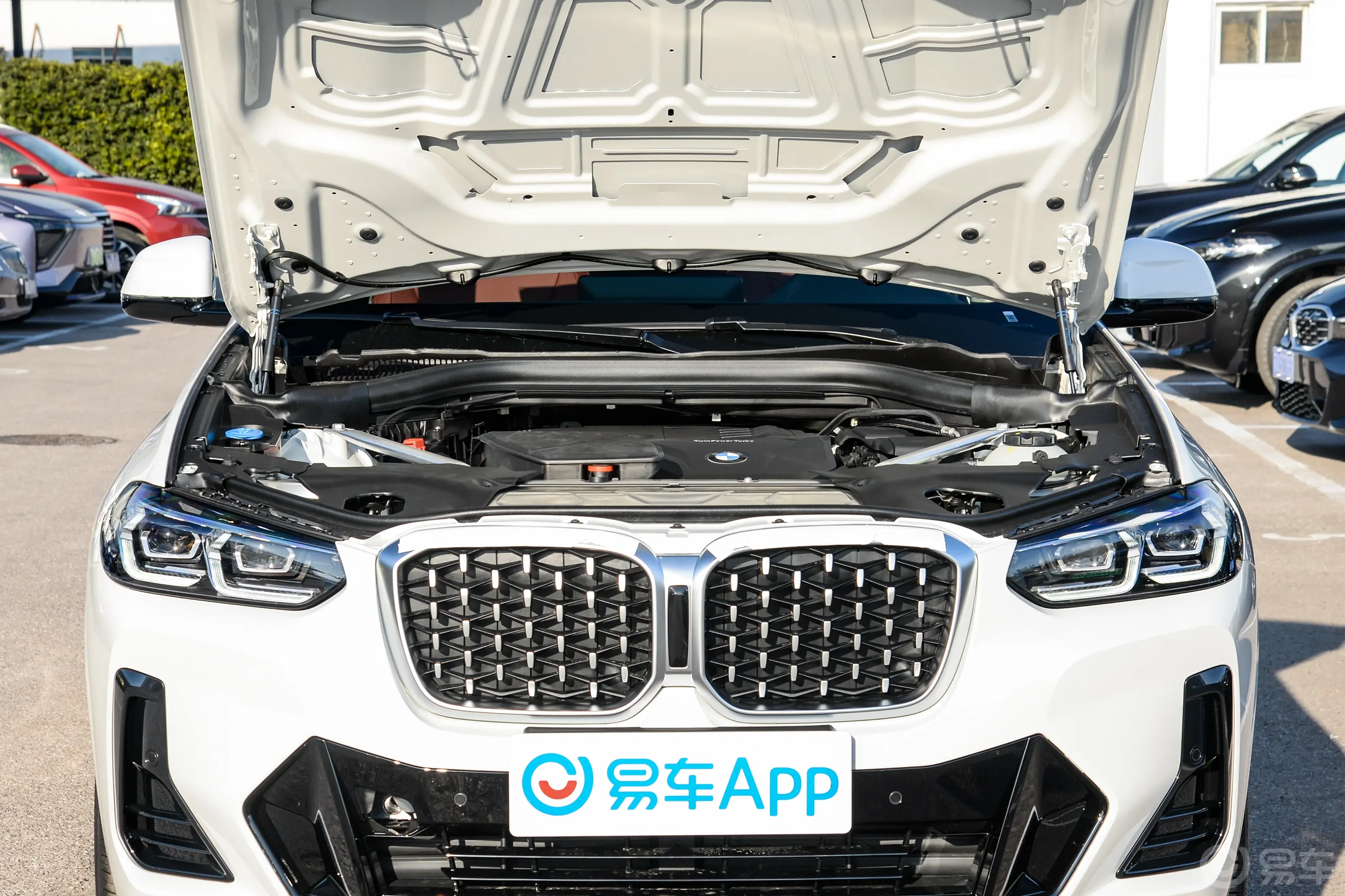 宝马X4xDrive25i M运动套装发动机舱整体