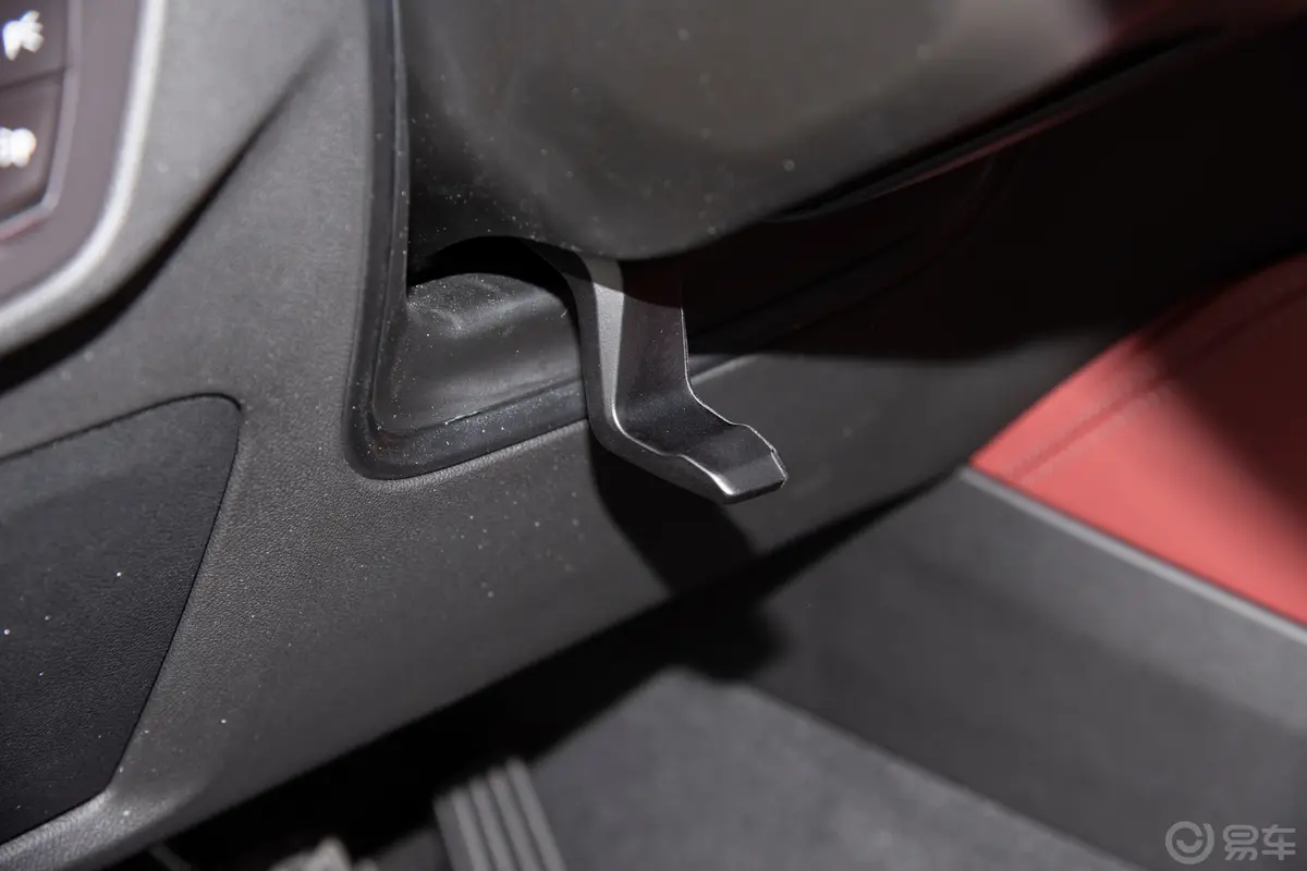 宝马X4xDrive30i M运动套装方向盘调节