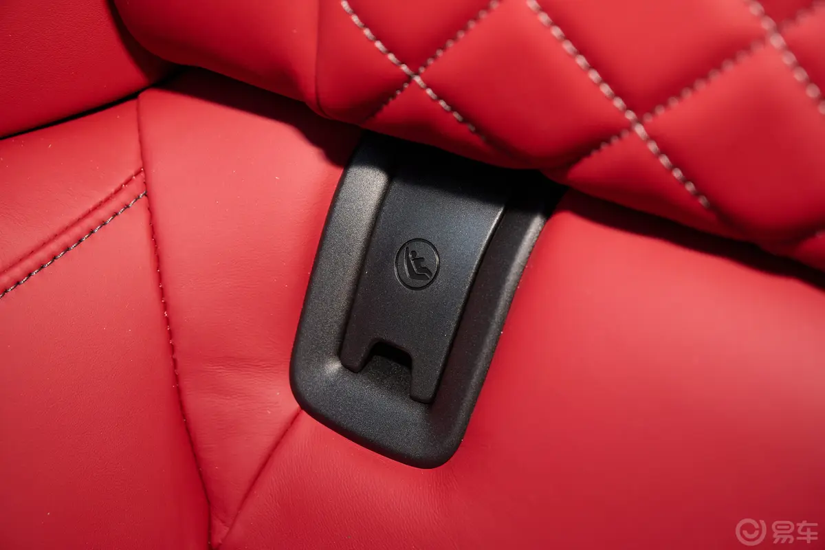 奥迪S53.0T Sportback儿童座椅接口