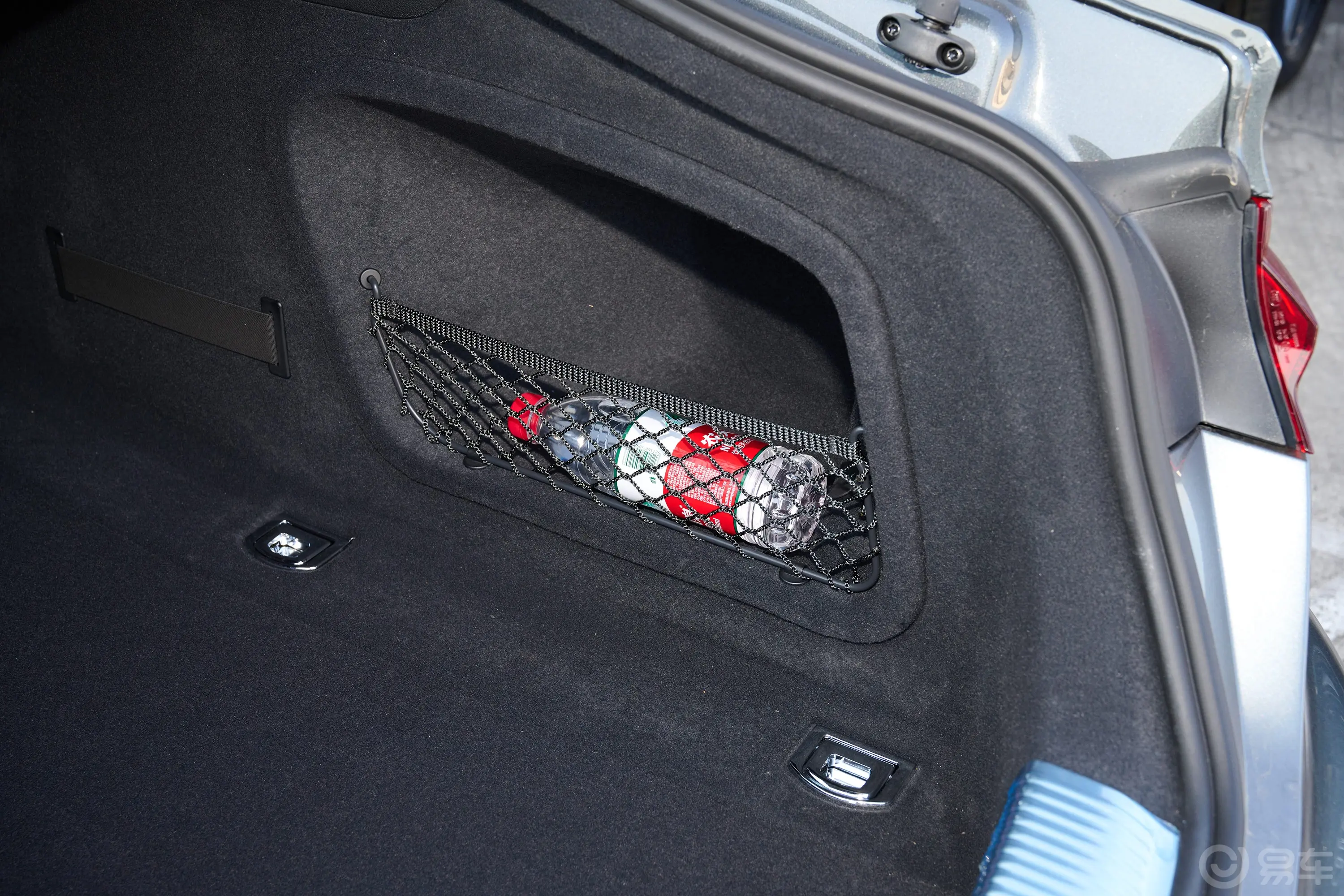 奥迪S53.0T Sportback后备厢