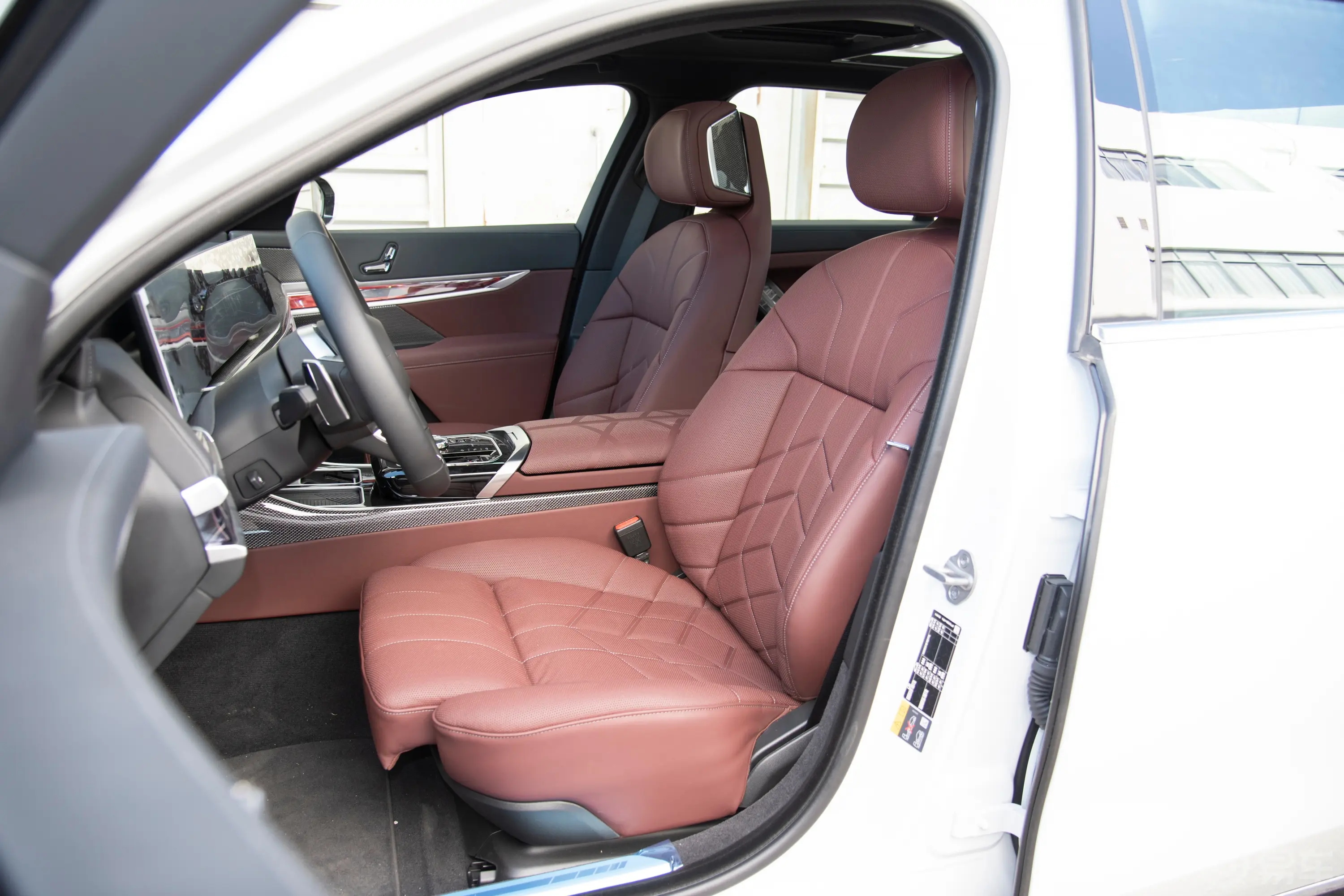 宝马i7eDrive50L 尊享型 M运动套装驾驶员座椅
