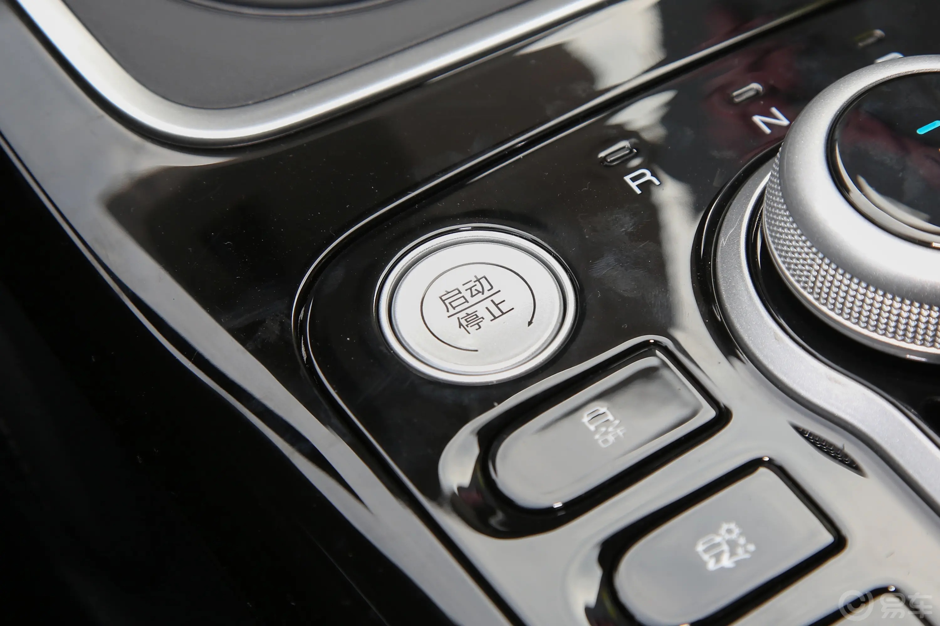 秦PLUS新能源EV 510km 出行版钥匙孔或一键启动按键