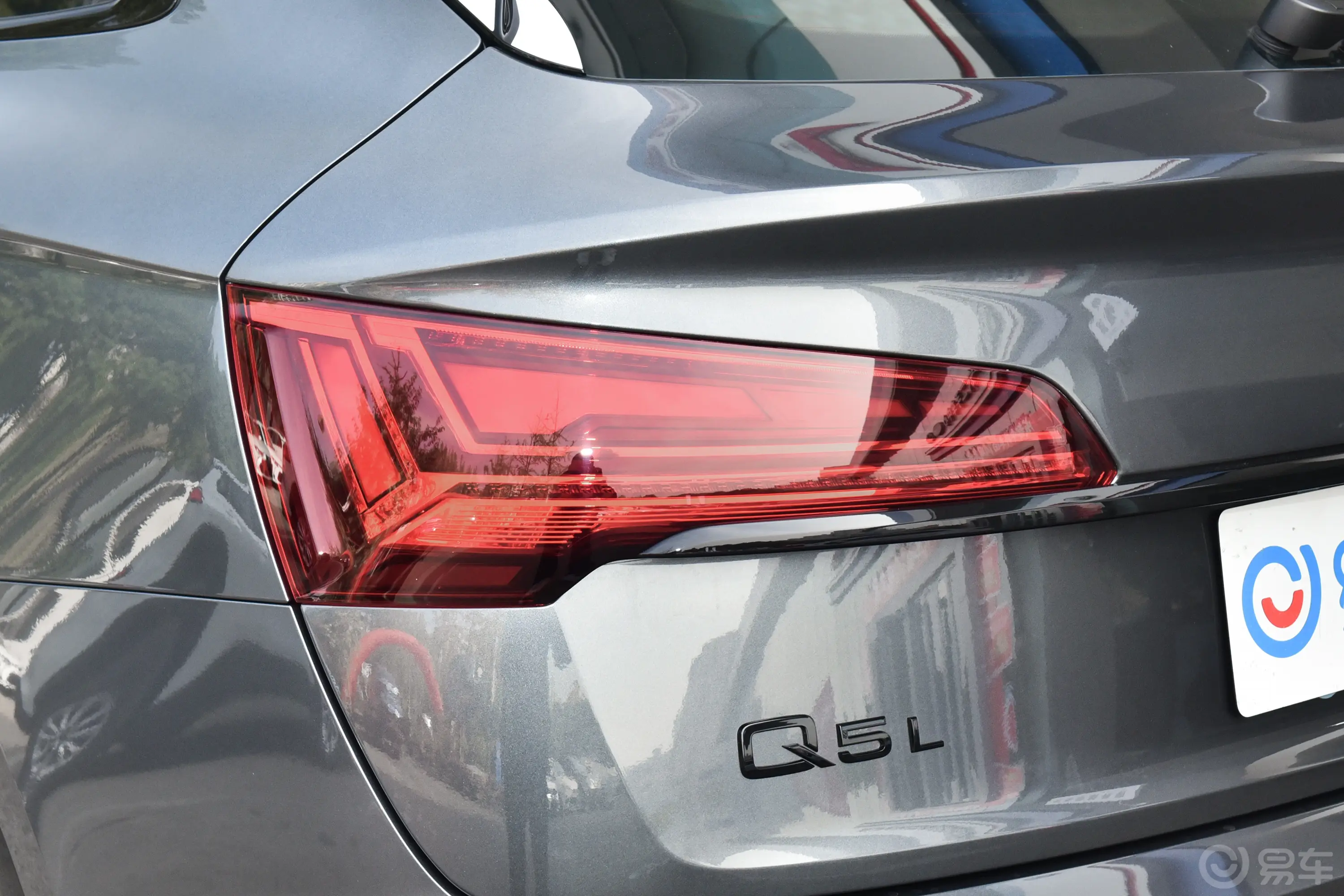 奥迪Q5L Sportback40 TFSI 豪华型外观灯组