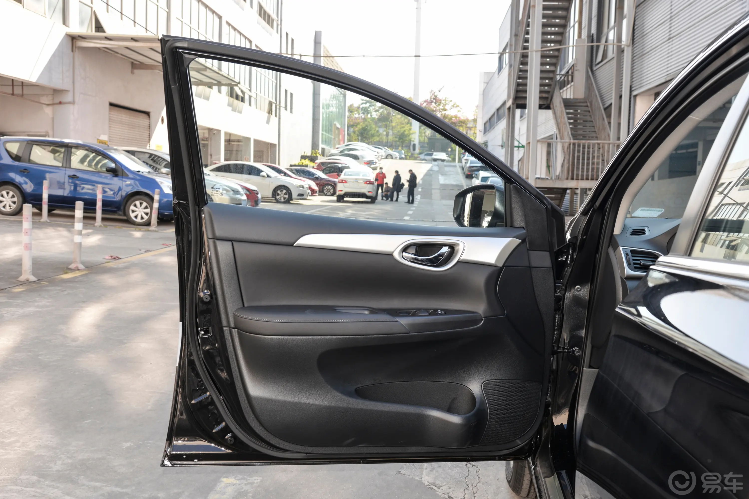 轩逸改款 经典 1.6L XE舒适版驾驶员侧前车门