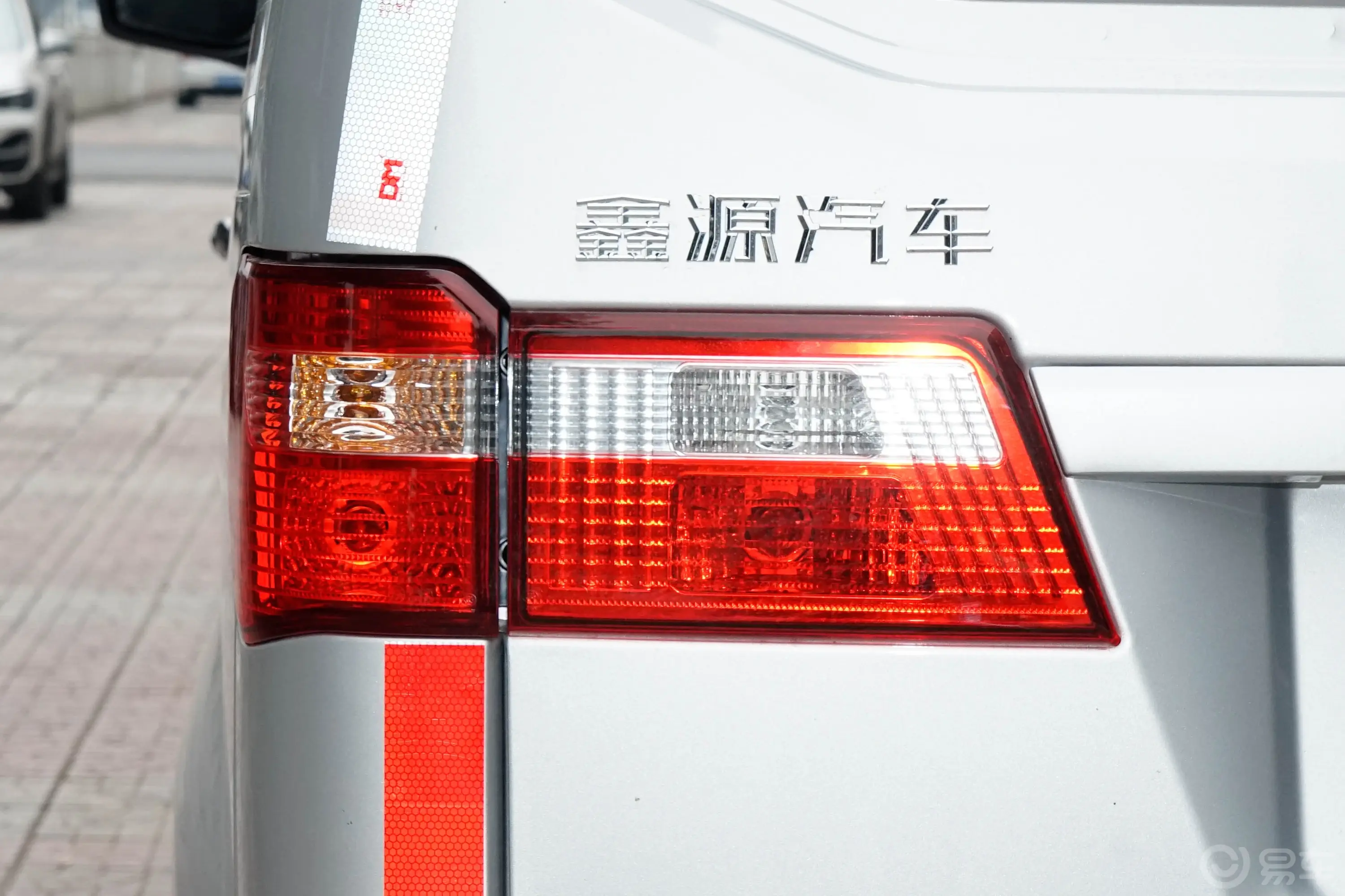 鑫源小海狮X301.5L 厢货标准型 2座 CNG外观灯组