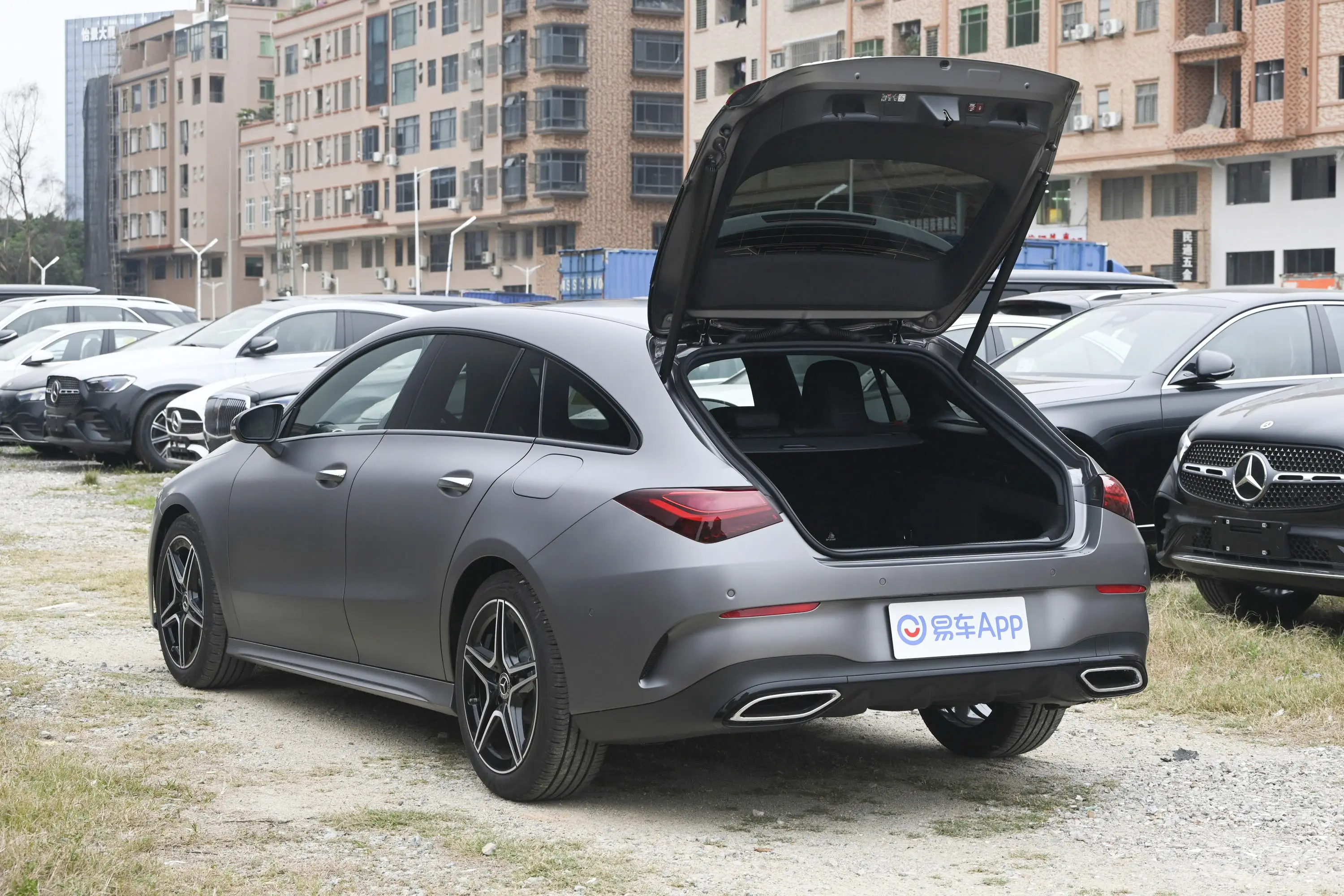 奔驰CLA级CLA 260 4MATIC 五门猎跑车后备厢开启45度侧拍