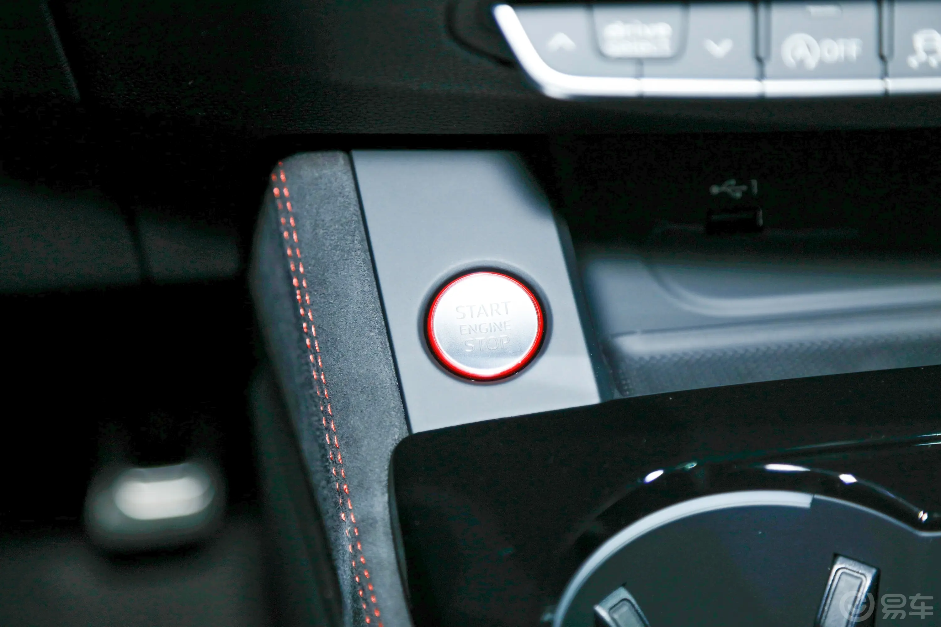 奥迪RS 52.9T Coupe 常规版钥匙孔或一键启动按键