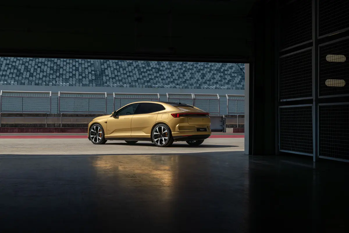 Polestar 4