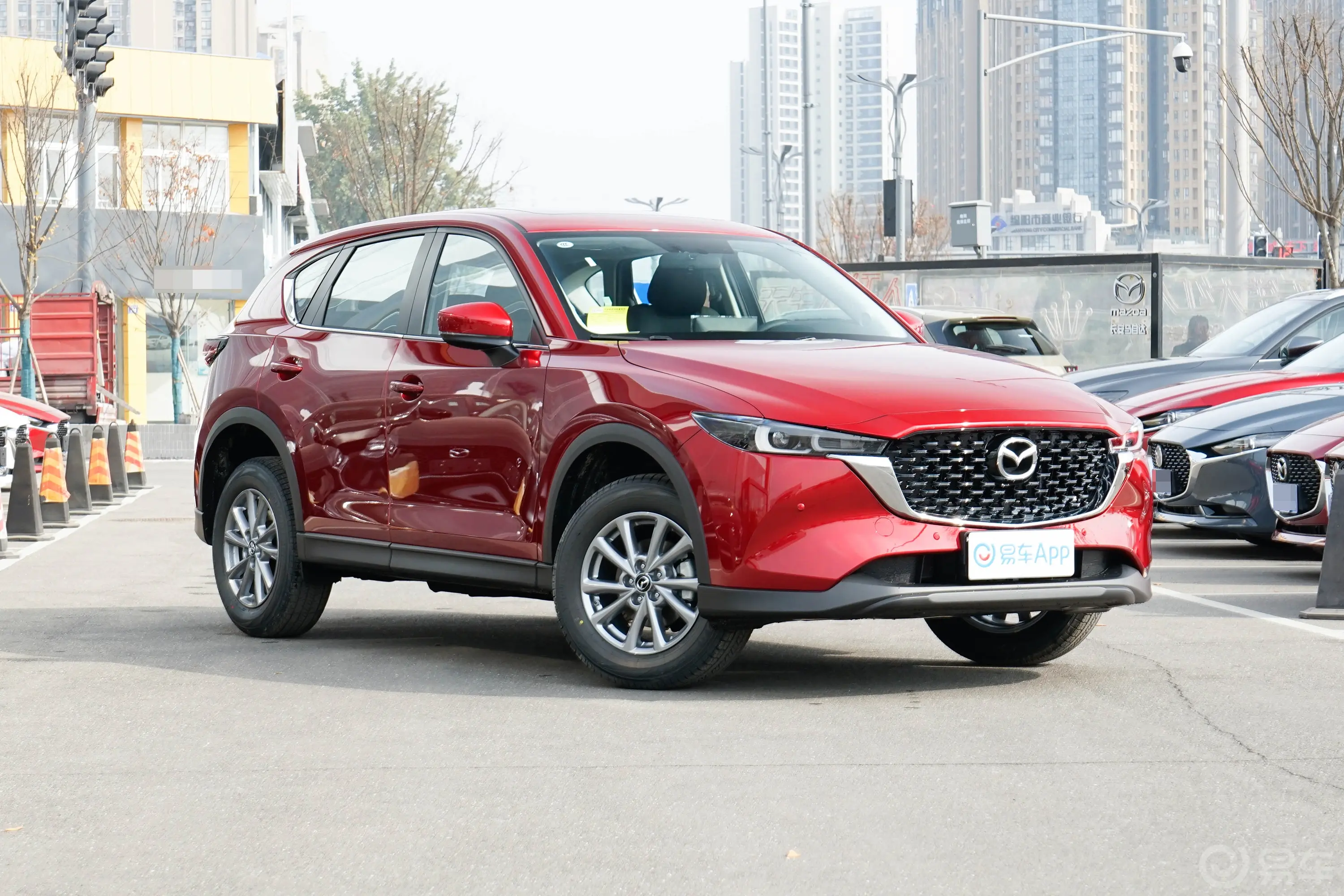 马自达CX-52.0L 两驱智尚型侧前45度车头向右水平