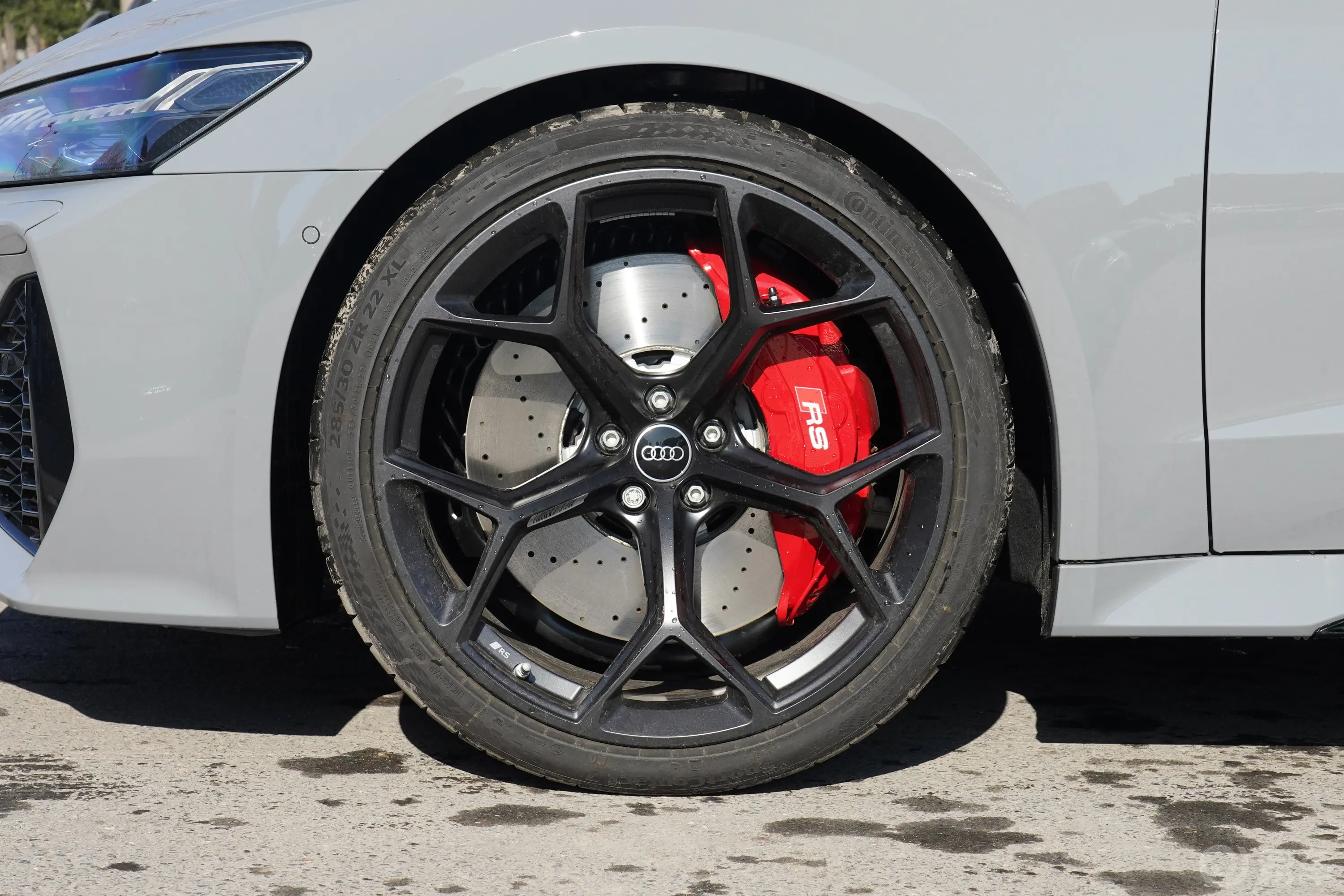 奥迪RS 74.0T Sportback Performance前轮毂造型