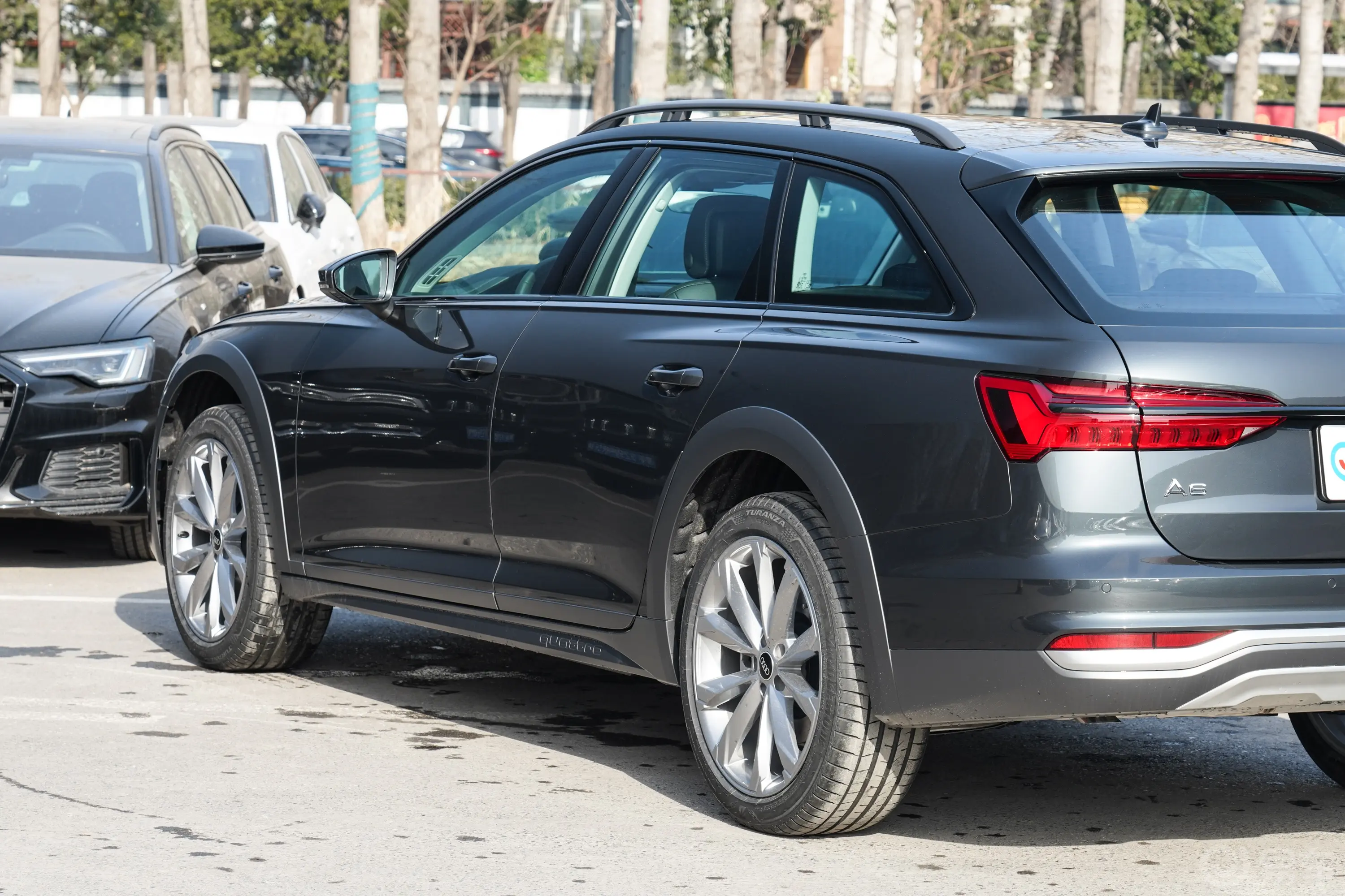 奥迪A6Allroad quattro 探索家 55 TFSI 尊享越野型外观细节