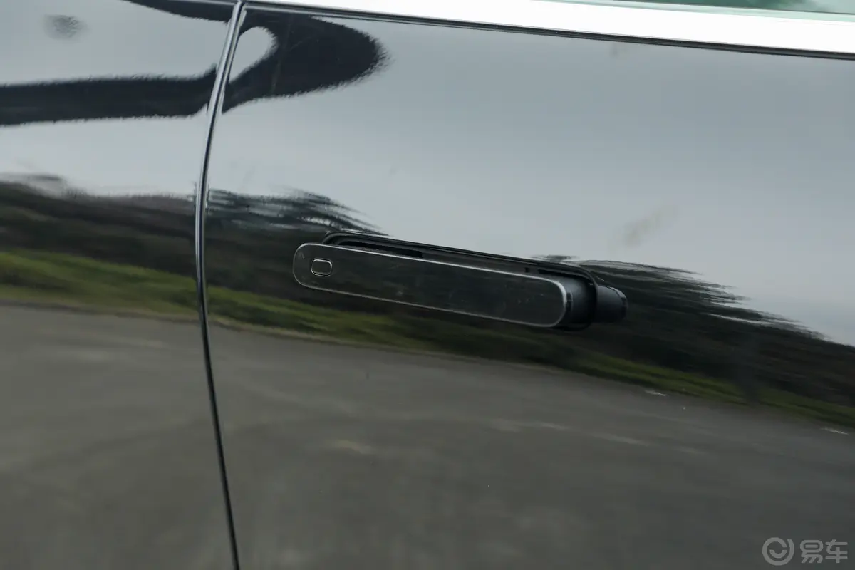 问界M9纯电版 630km Ultra 6座外观细节