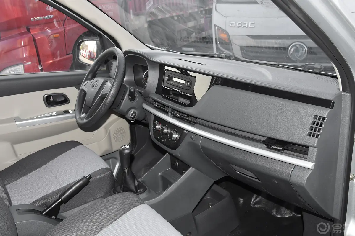 长安星卡1.5L 单排2.72米钢板厢货舒适型内饰全景副驾驶员方向