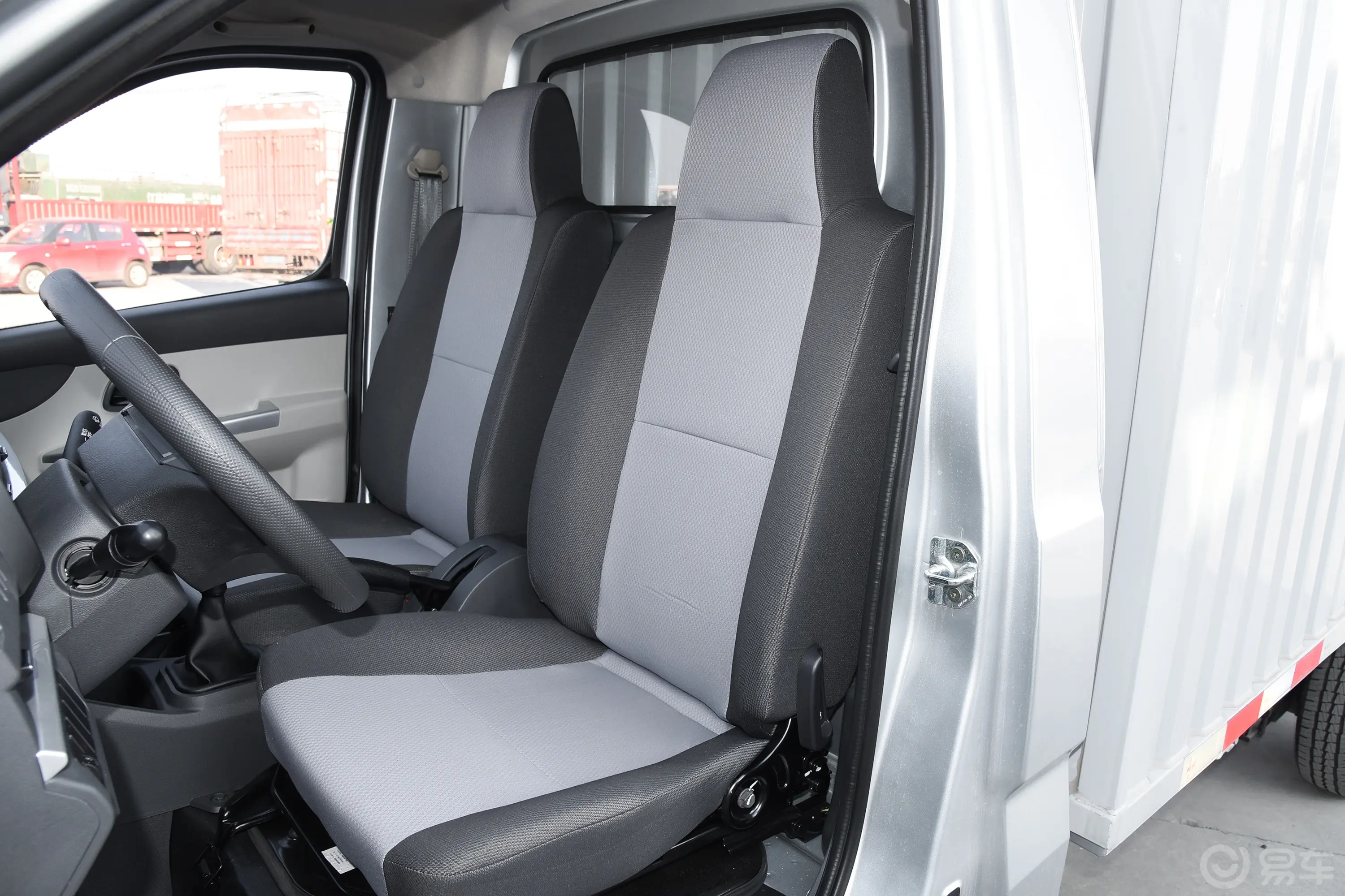 长安星卡1.5L 单排2.72米钢板厢货舒适型驾驶员座椅