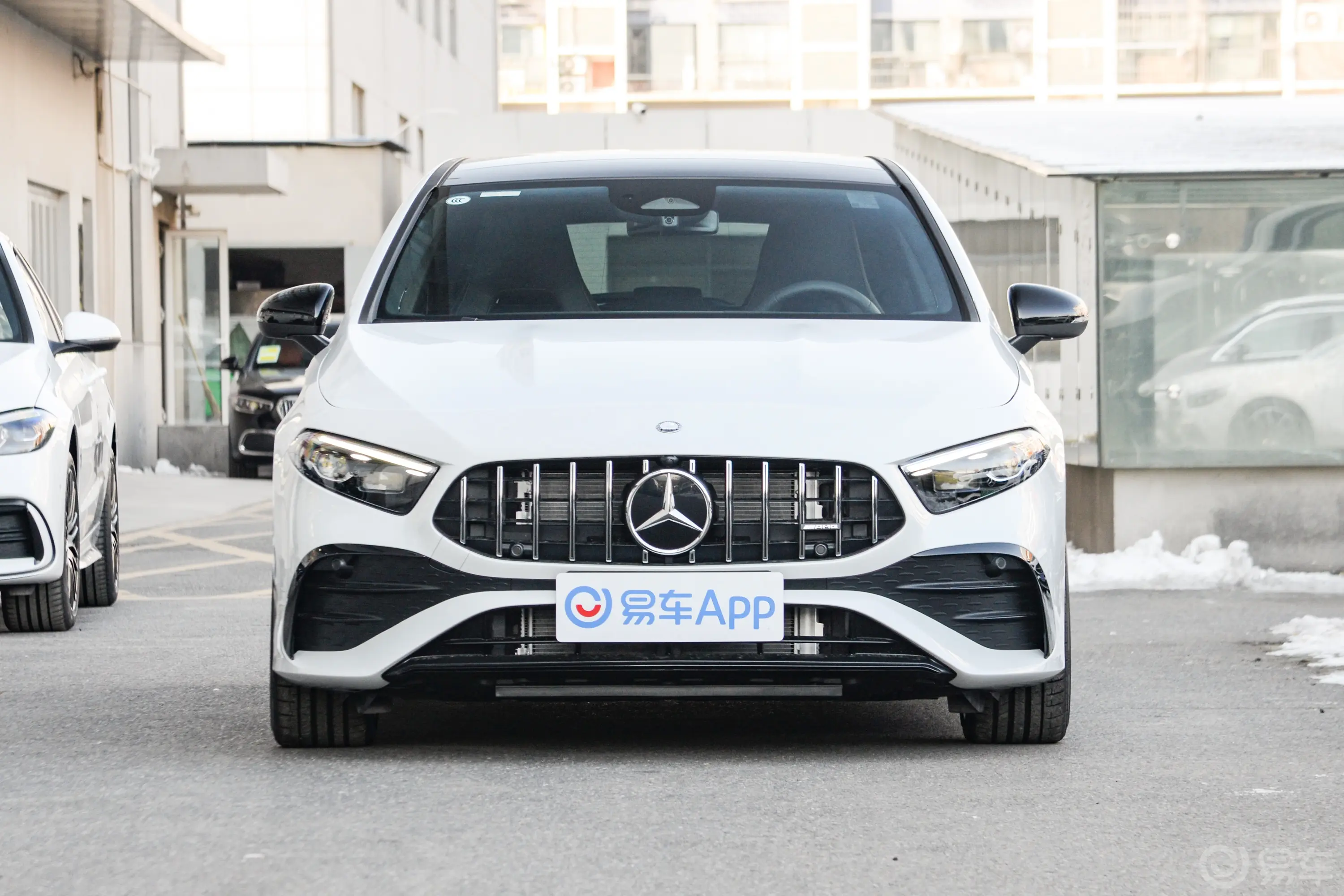 奔驰A级 AMG(进口)AMG A 35 4MATIC正前水平