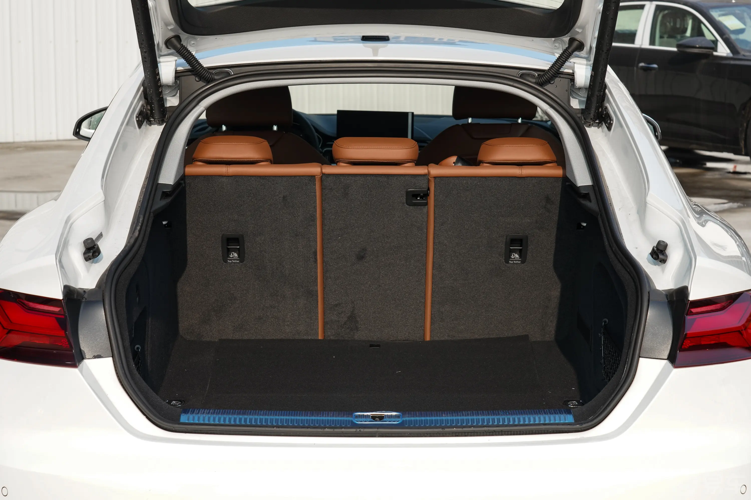 奥迪A5Sportback 40 TFSI 时尚动感型后备厢空间特写