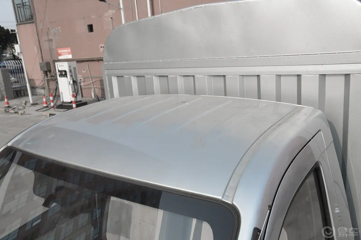 长安星卡1.5L 单排3.06米仓栅车舒适型天窗