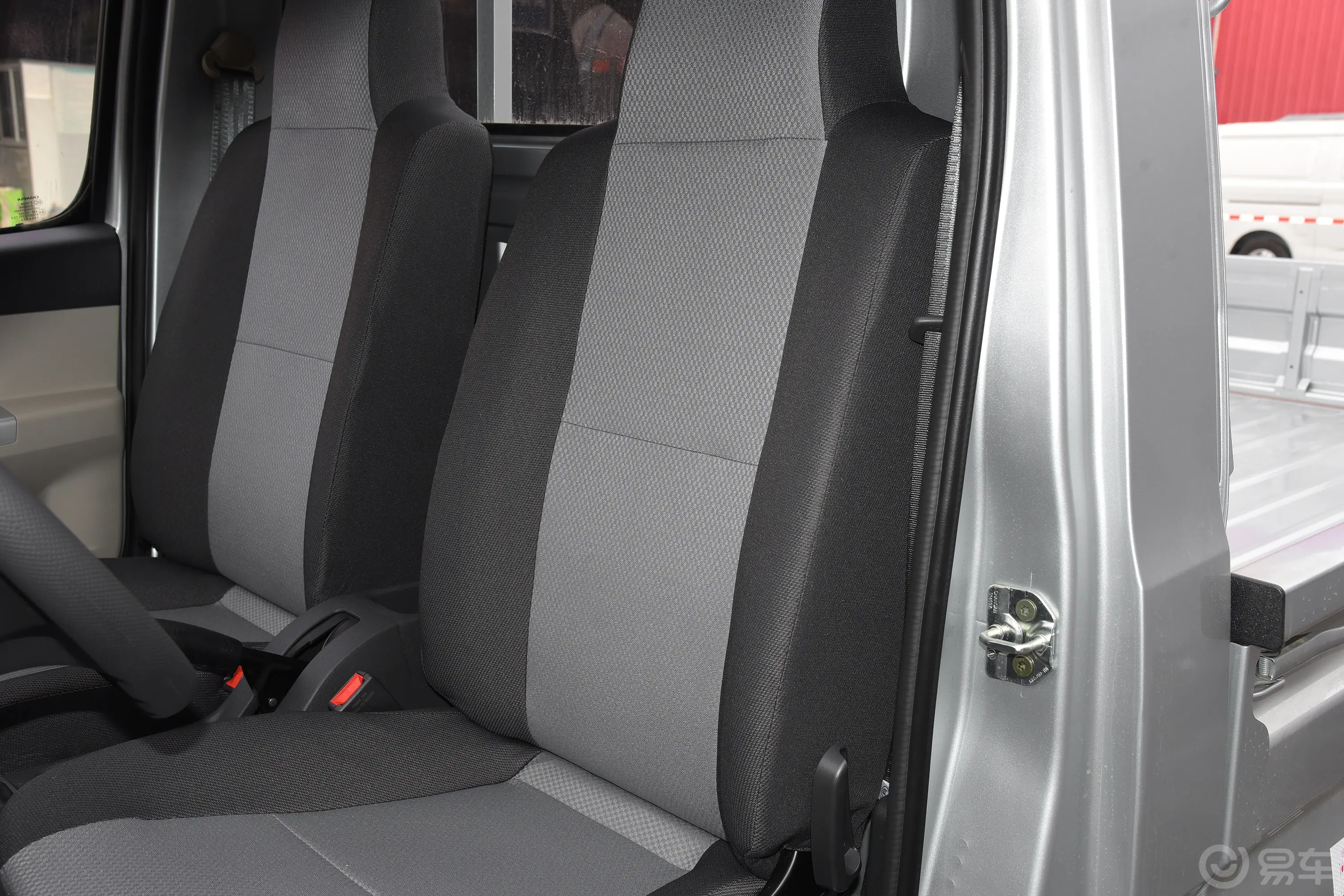 长安星卡1.5L 单排2.8米载货汽车舒适型空调主驾驶位